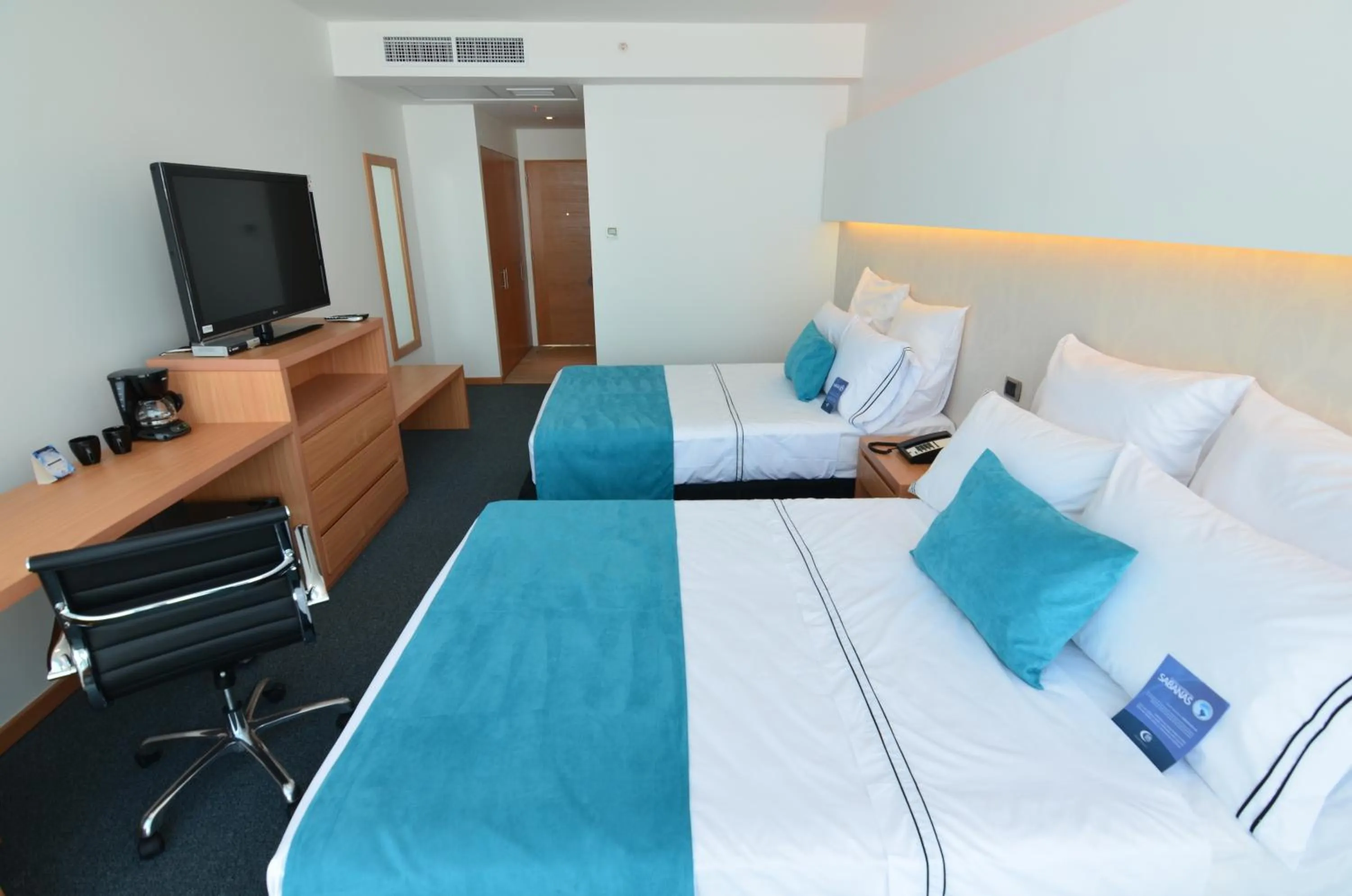 Photo of the whole room, Bed in Hotel Enjoy San Antonio