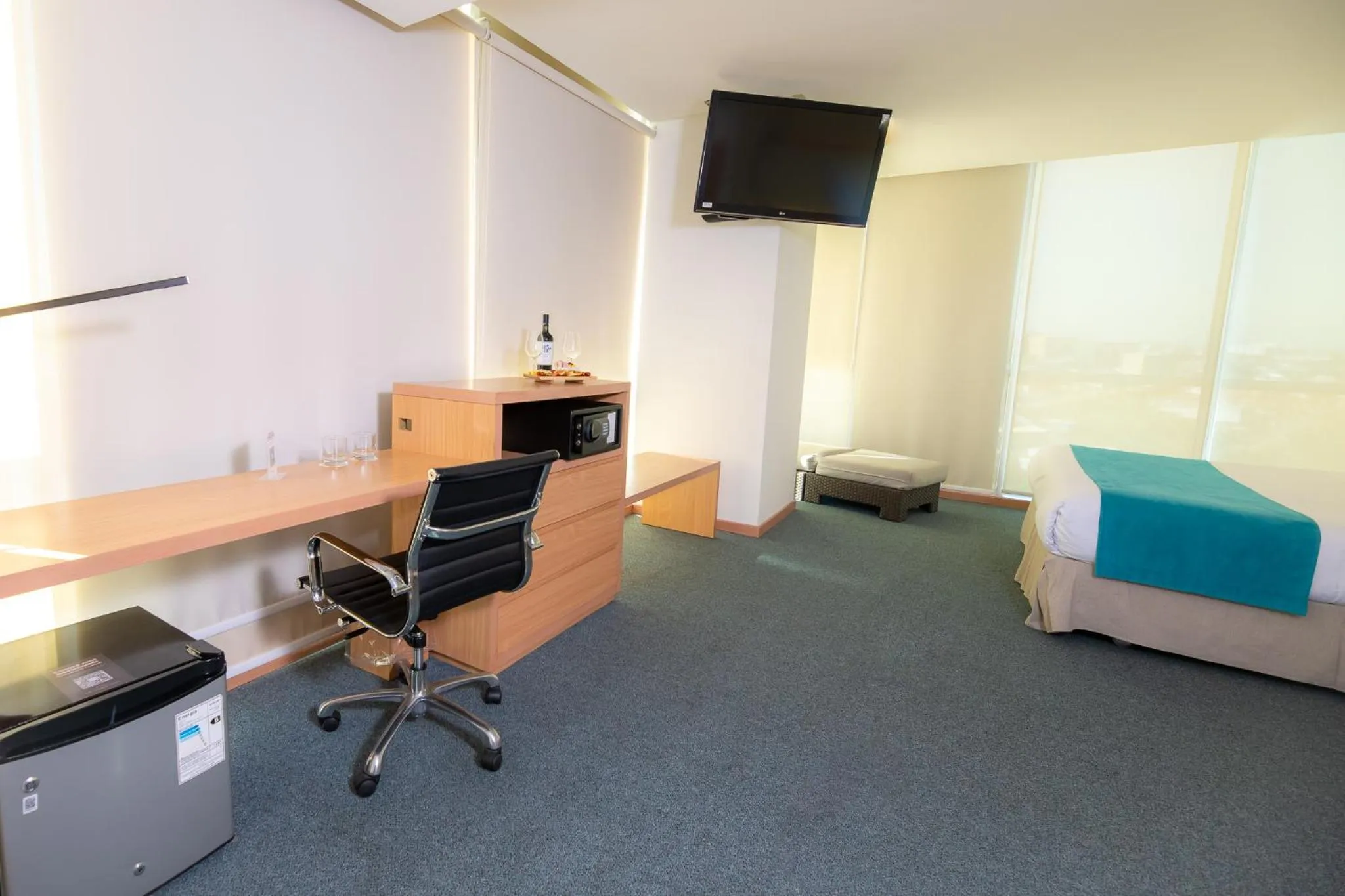 Photo of the whole room, Bed in Hotel Enjoy San Antonio