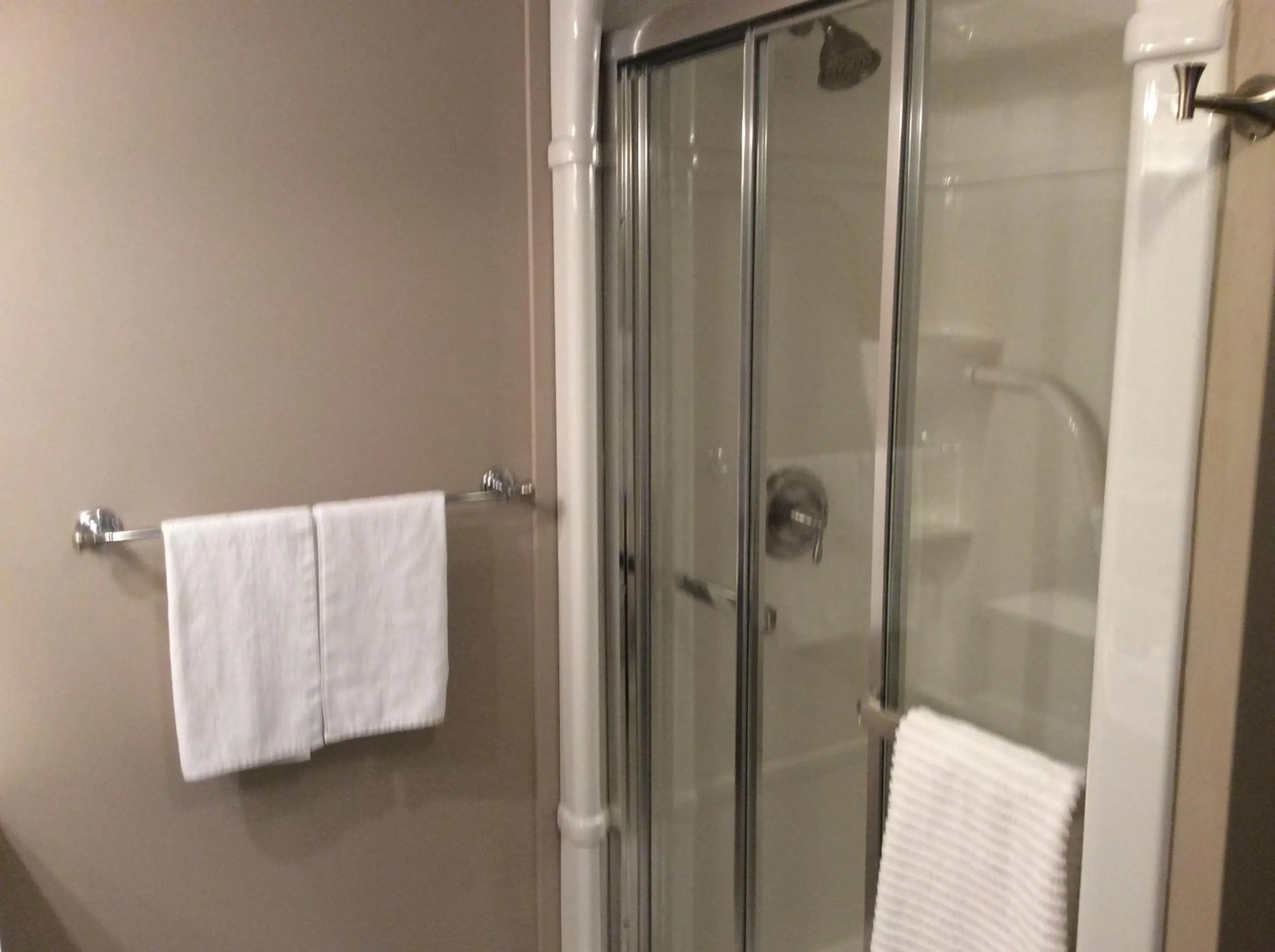 Queen Suite in N' This on the Bay -Vacation Suite