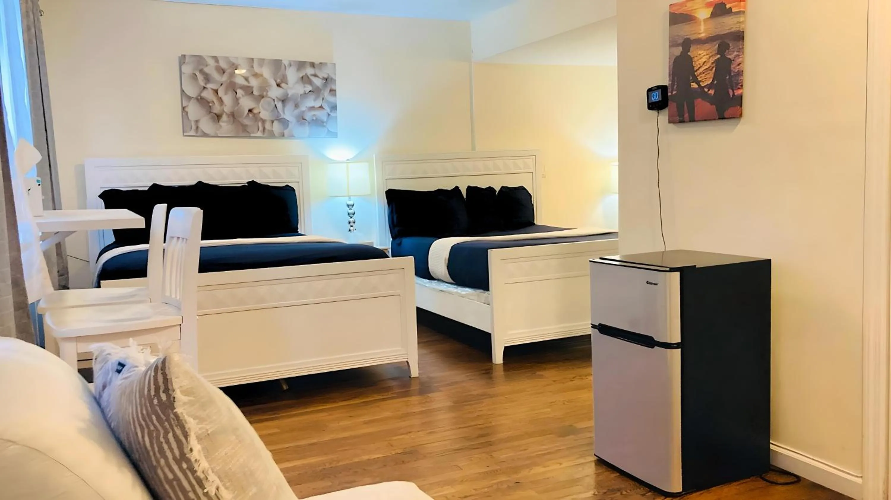 Bed in Long Beach Hotel