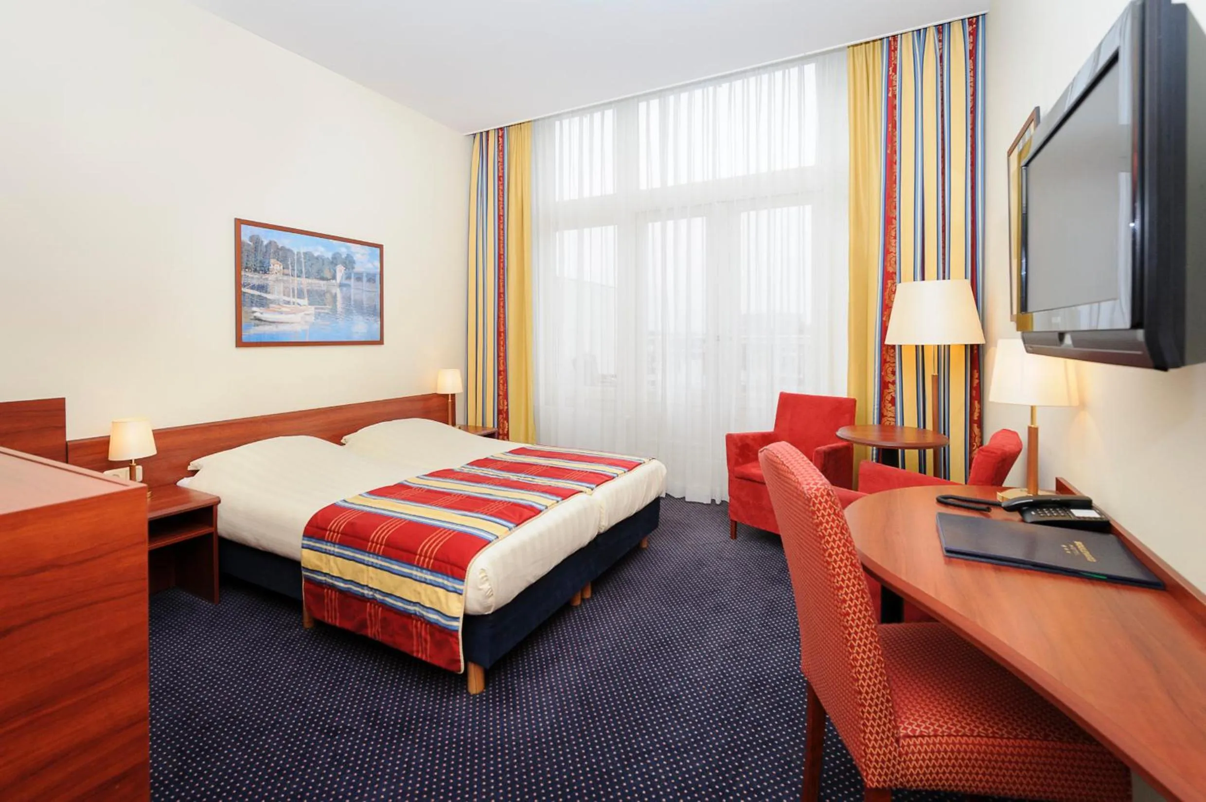 TV and multimedia, Bed in Boulevard Hotel Scheveningen