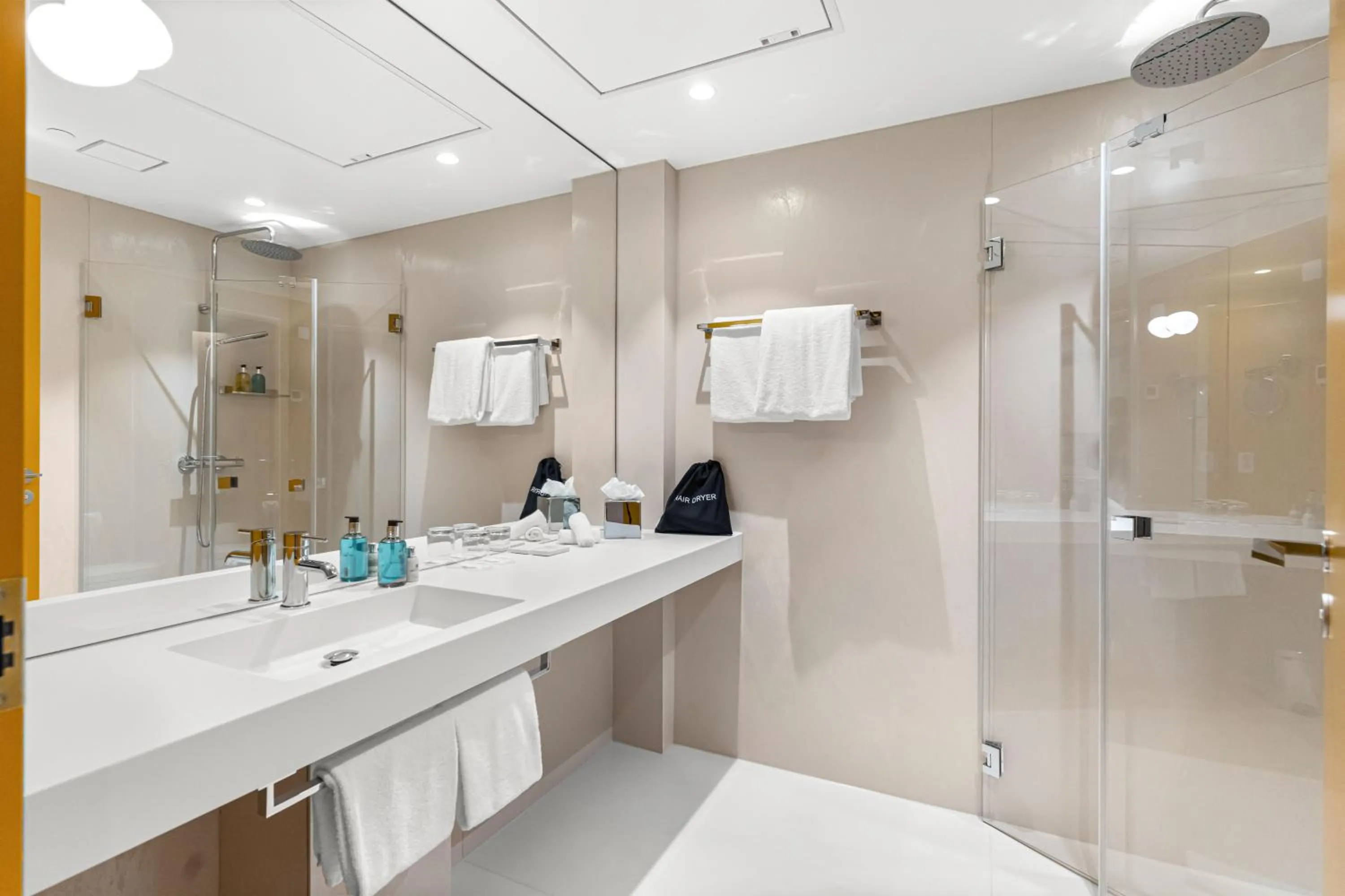 Bathroom in LUX Hotel Apartments Lillestrøm