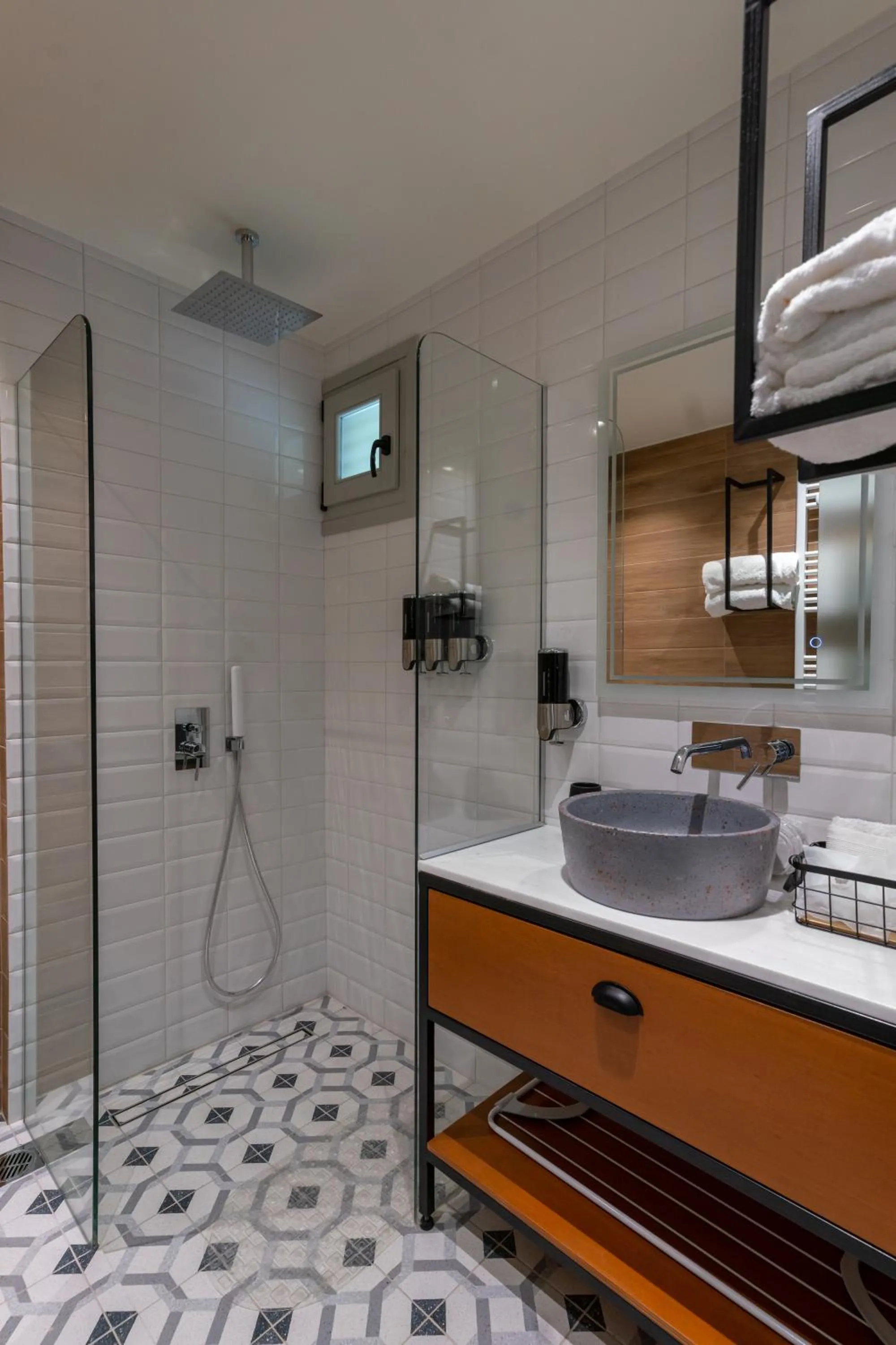 Shower in Kraka Apartments