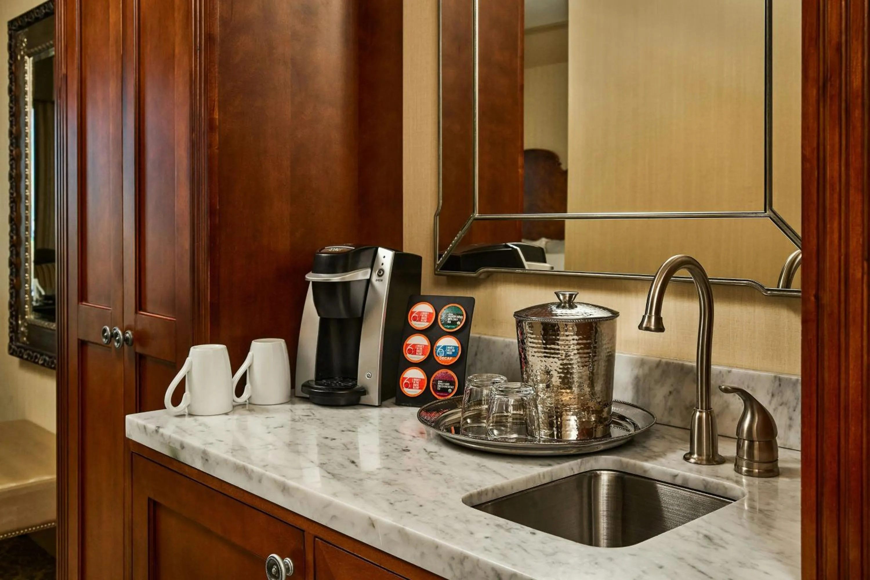 Lounge or bar in Woolley's Classic Suites