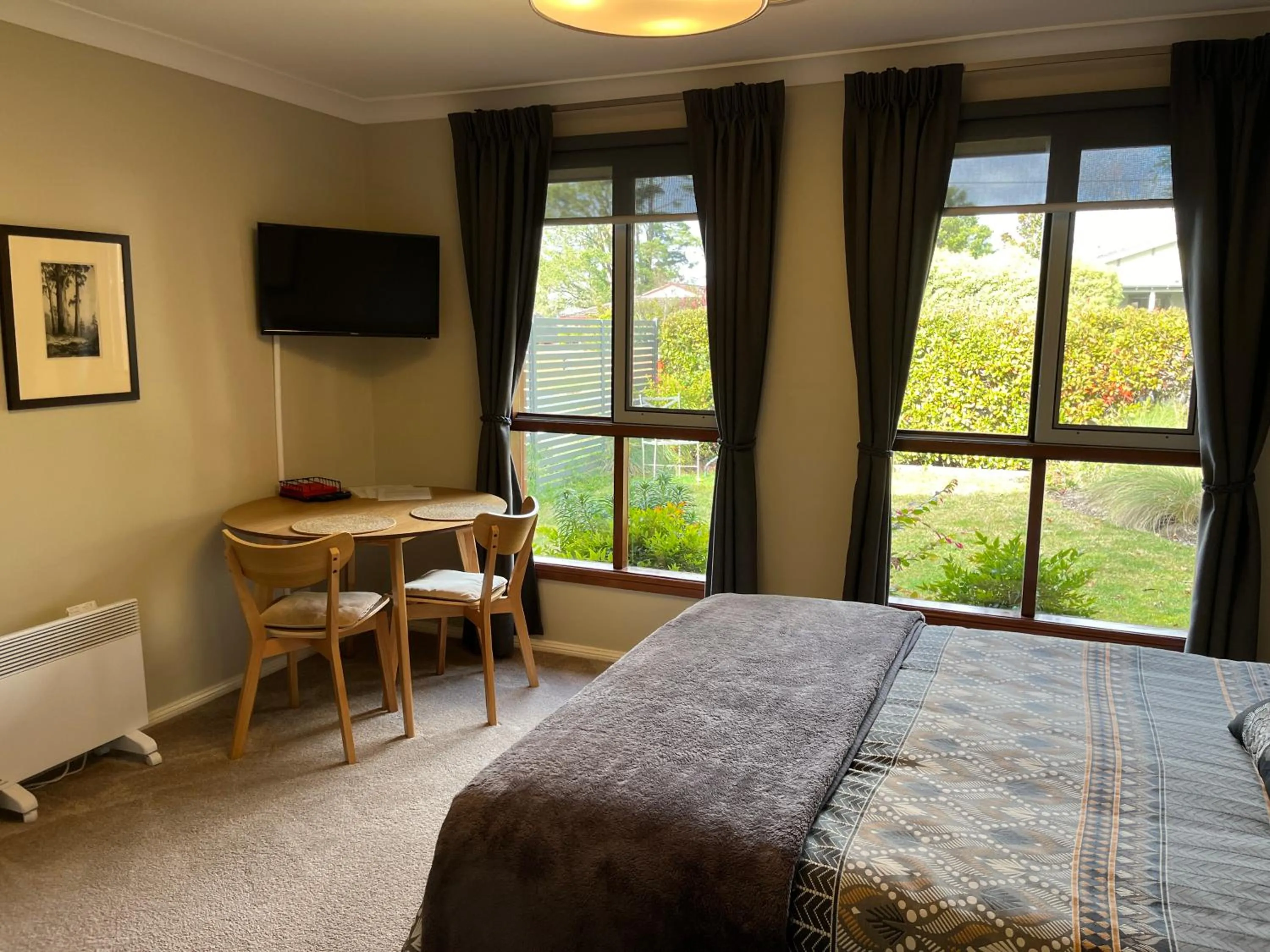 TV and multimedia, Bed in The Red Letterbox