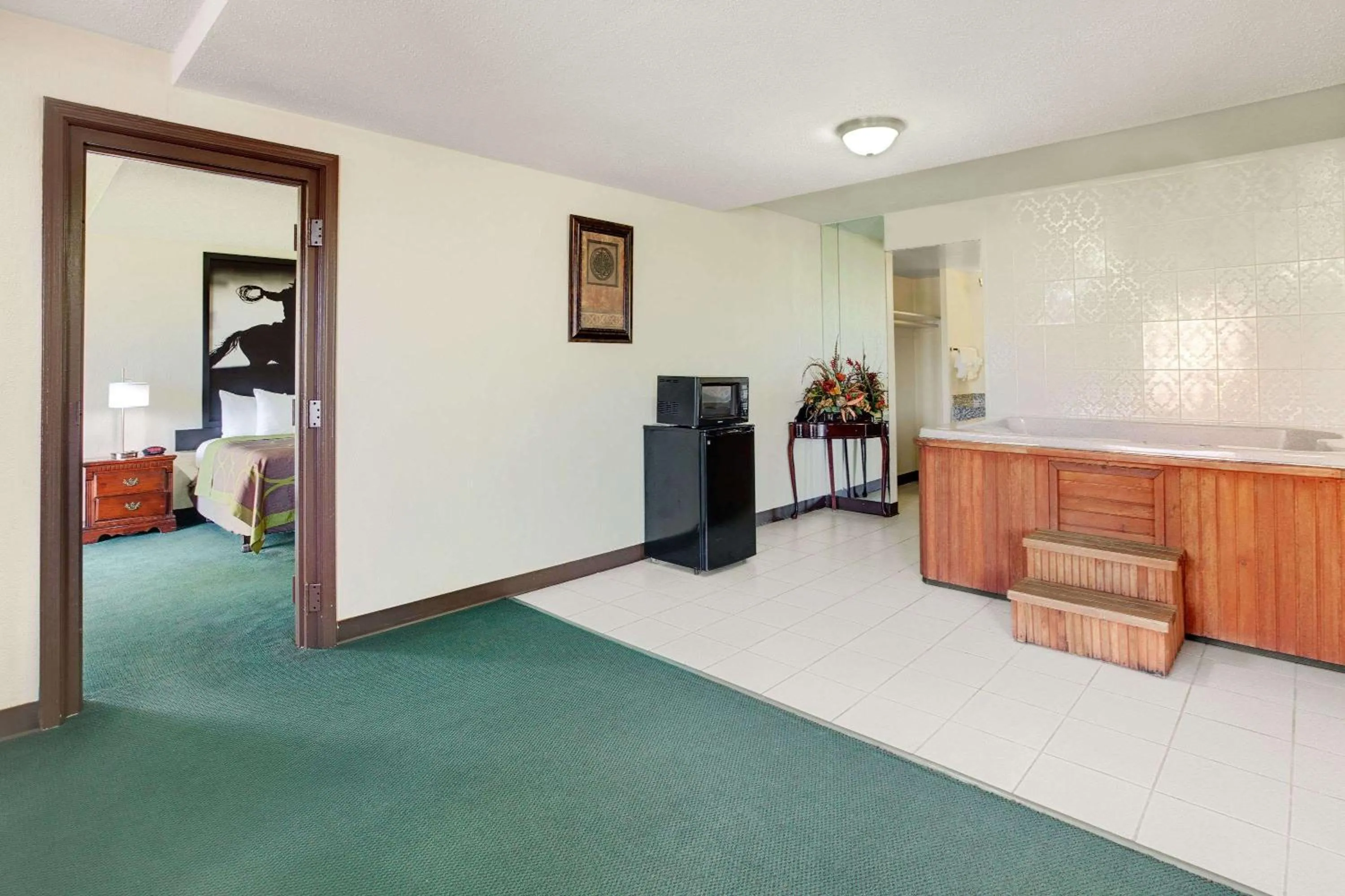 Photo of the whole room in Super 8 by Wyndham Norman