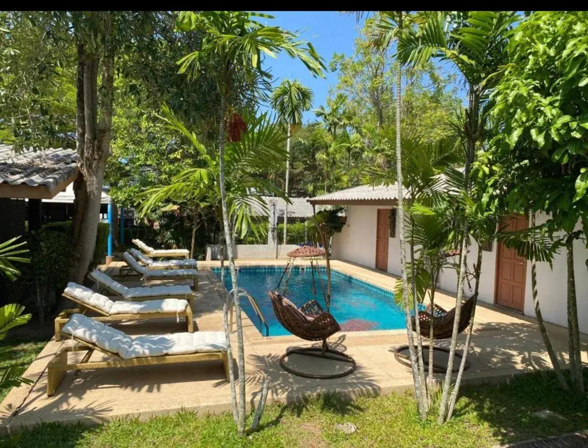 Deluxe King Room in Apollo Hotel Chalong Deluxe King Room in Apollo Hotel Chalong