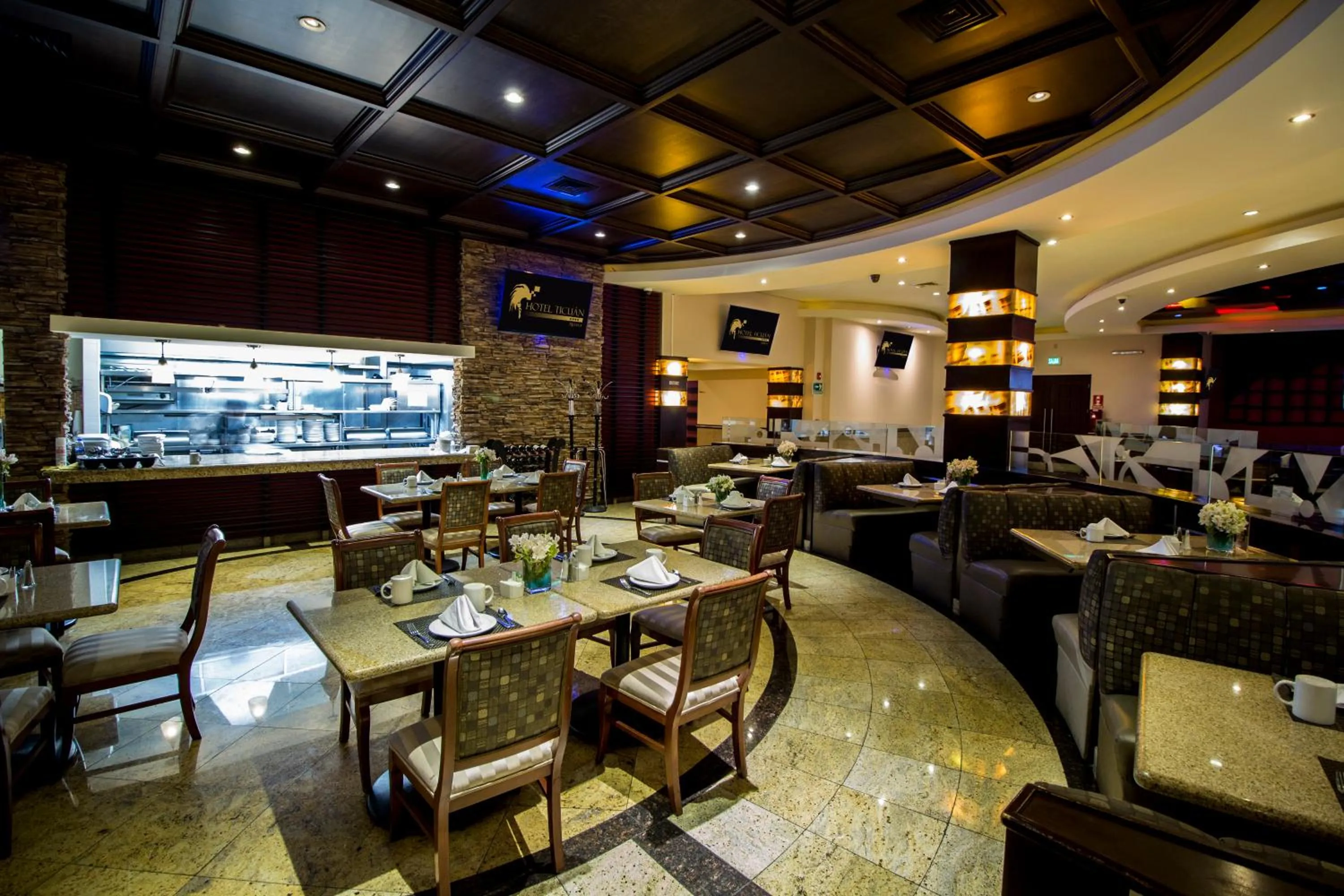 Restaurant/places to eat in Hotel Ticuán