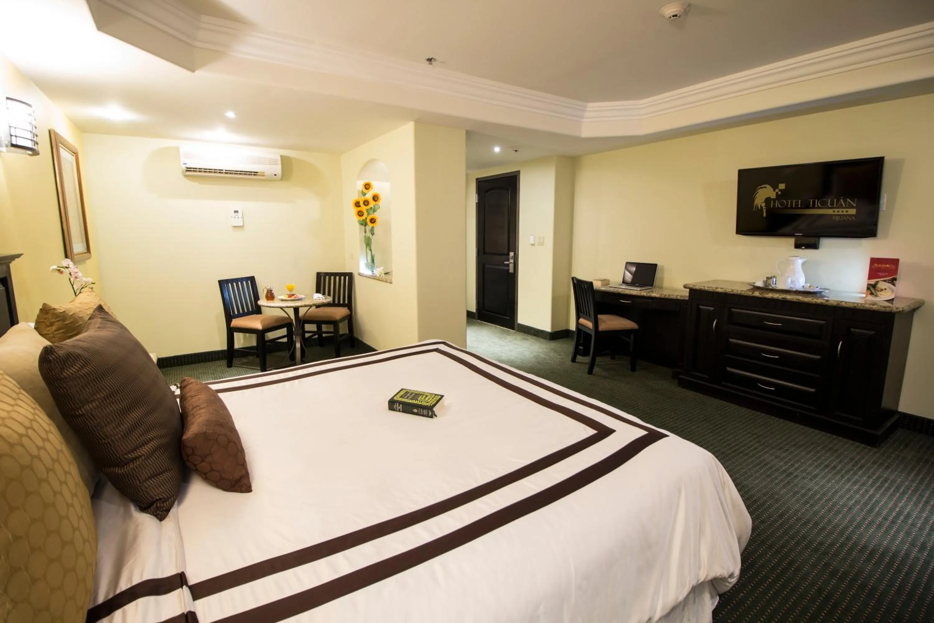 Bed in Hotel Ticuán