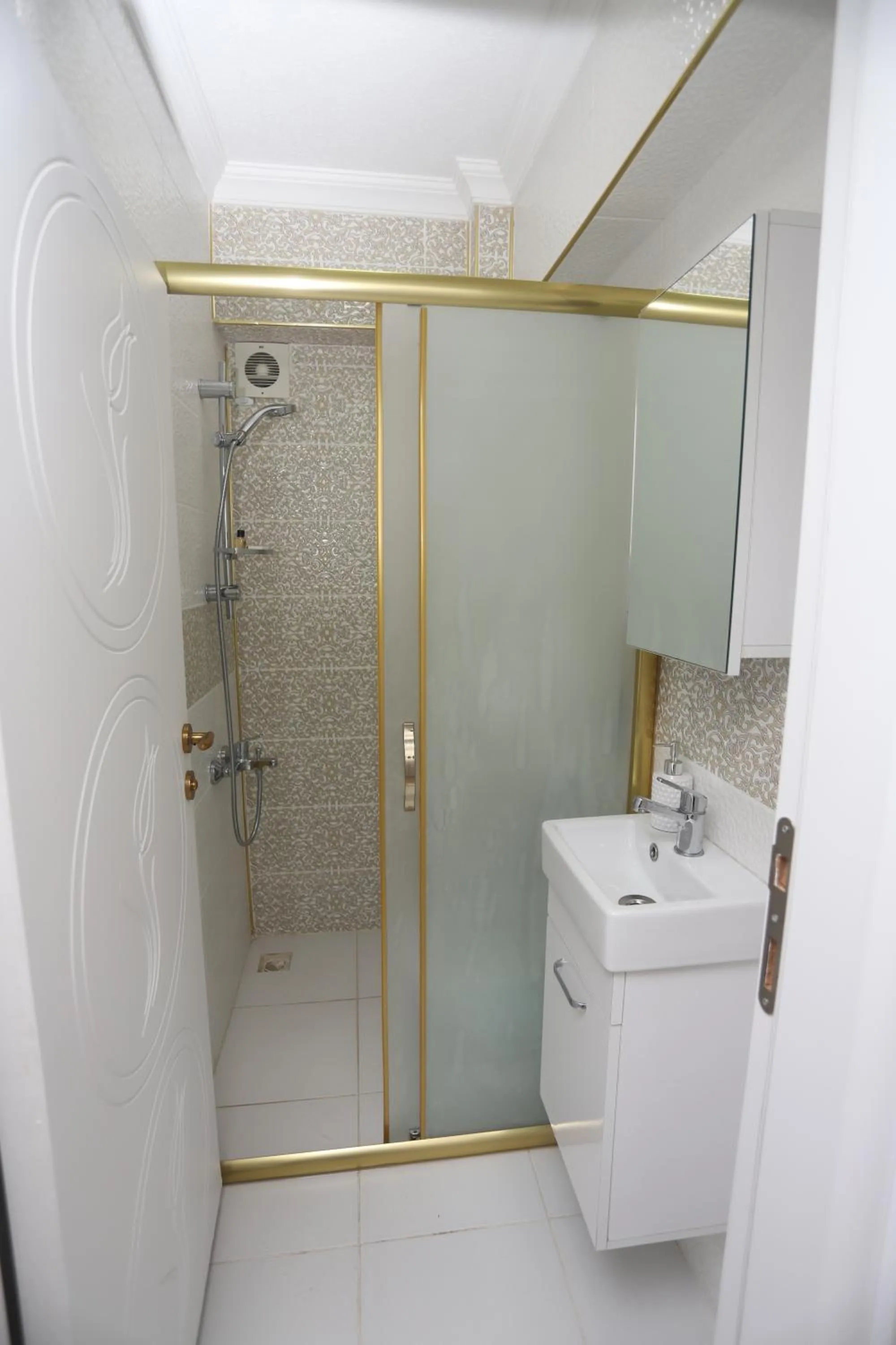 Shower in Altınkum Otel Karasu