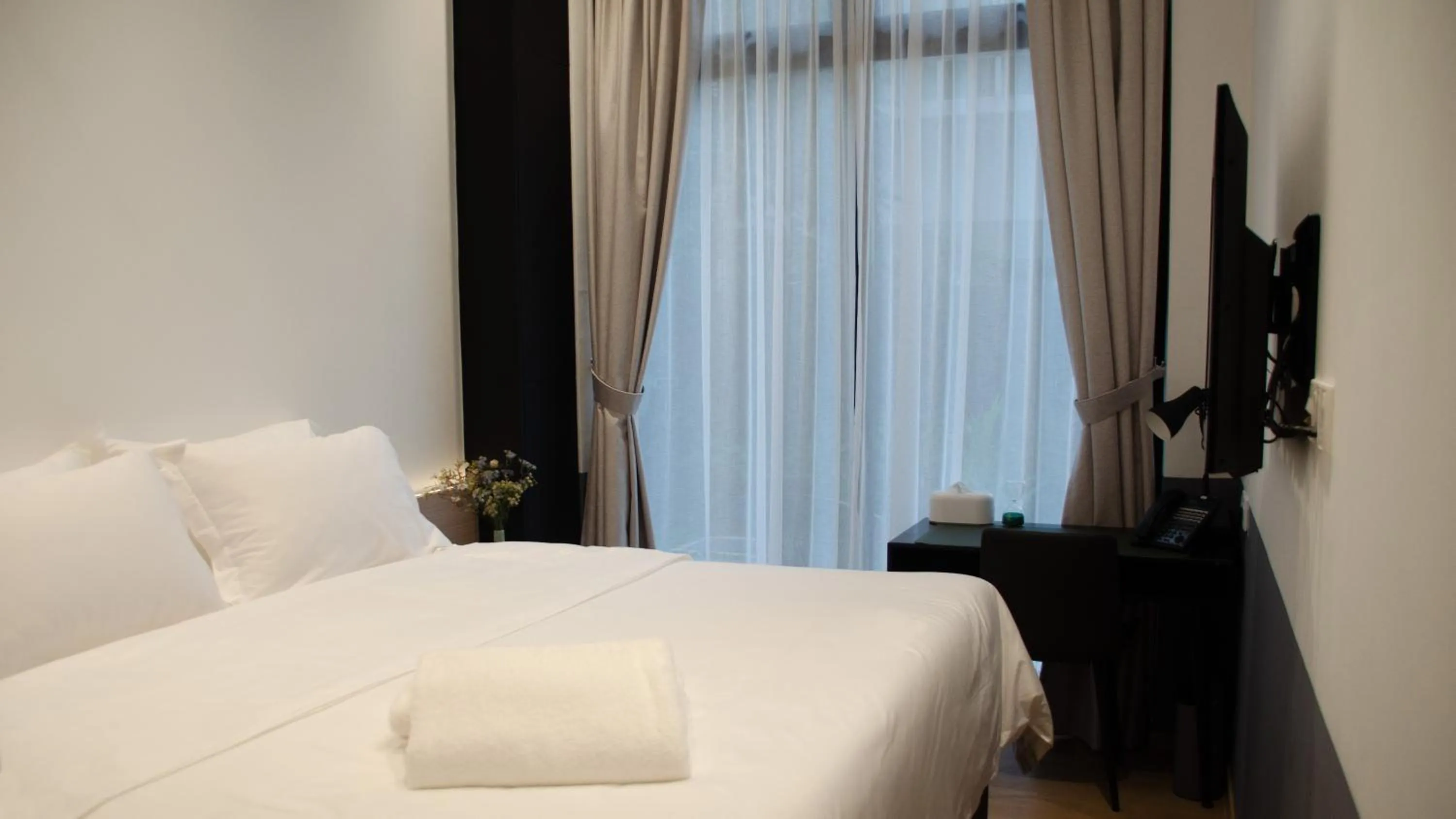 Bedroom, Bed in VicHaus Serviced Apartment