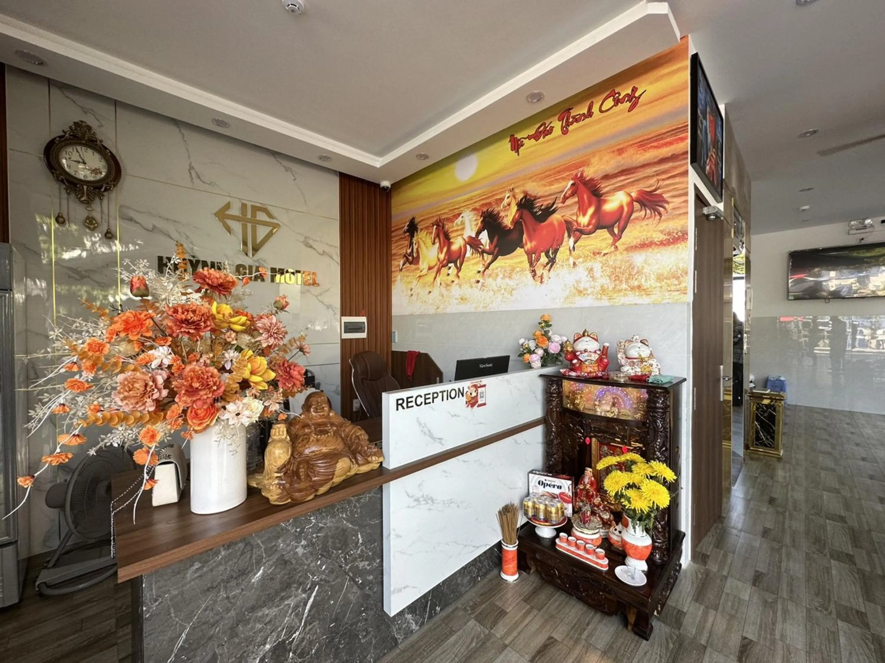 Lobby or reception in OYO 1193 Huynh Gia Hotel