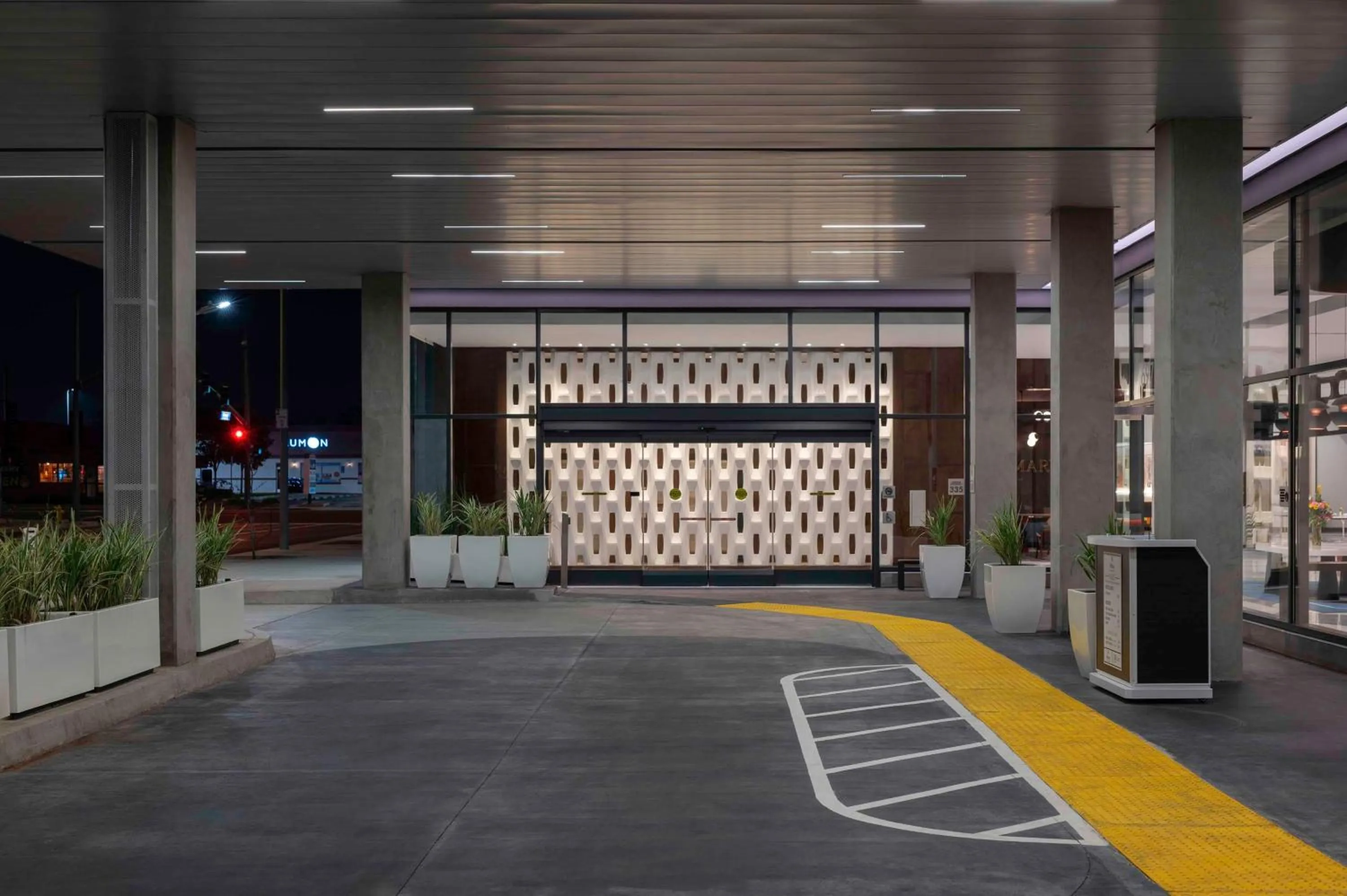 Property building in Hilton Buena Park Anaheim