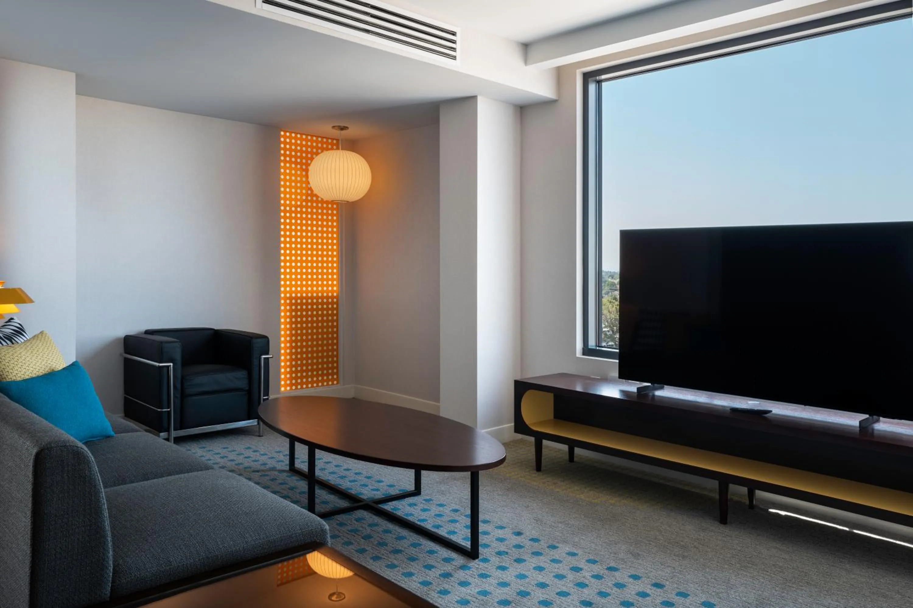 Living room in Hilton Buena Park Anaheim