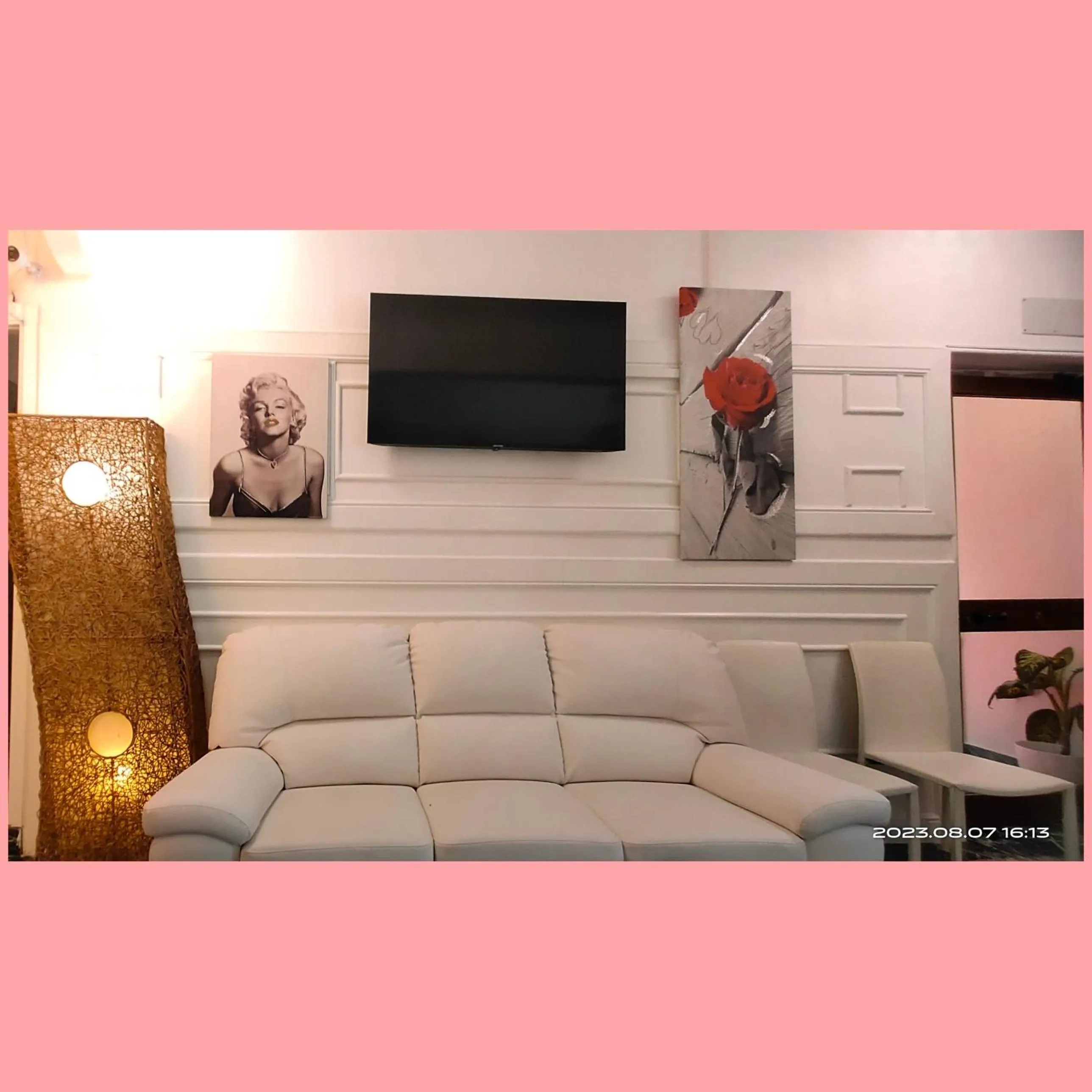 Communal lounge/ TV room in Rosa Italia Hotel Roma