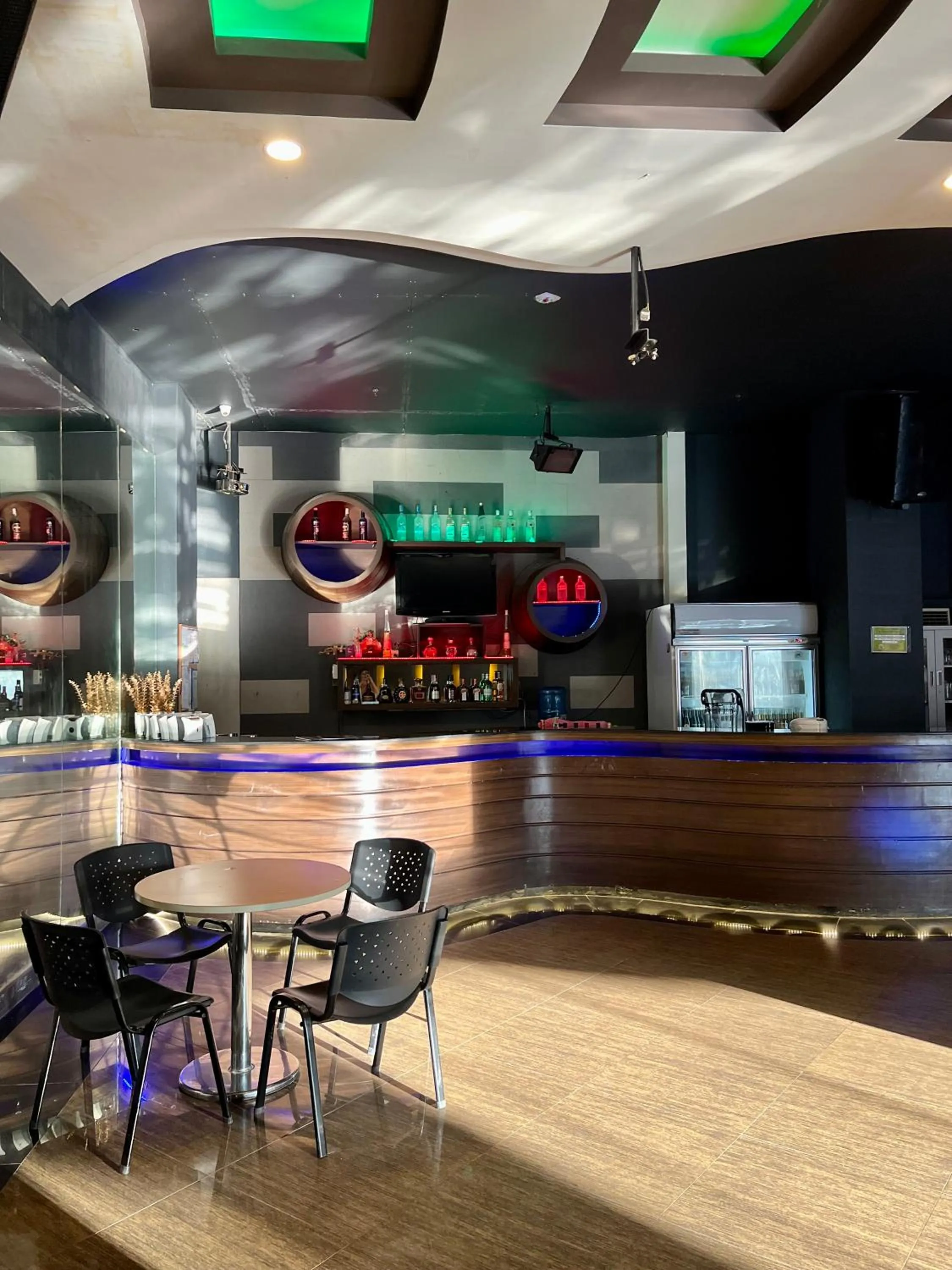 Restaurant/places to eat in Blue Velvet Hotel -CM Recto