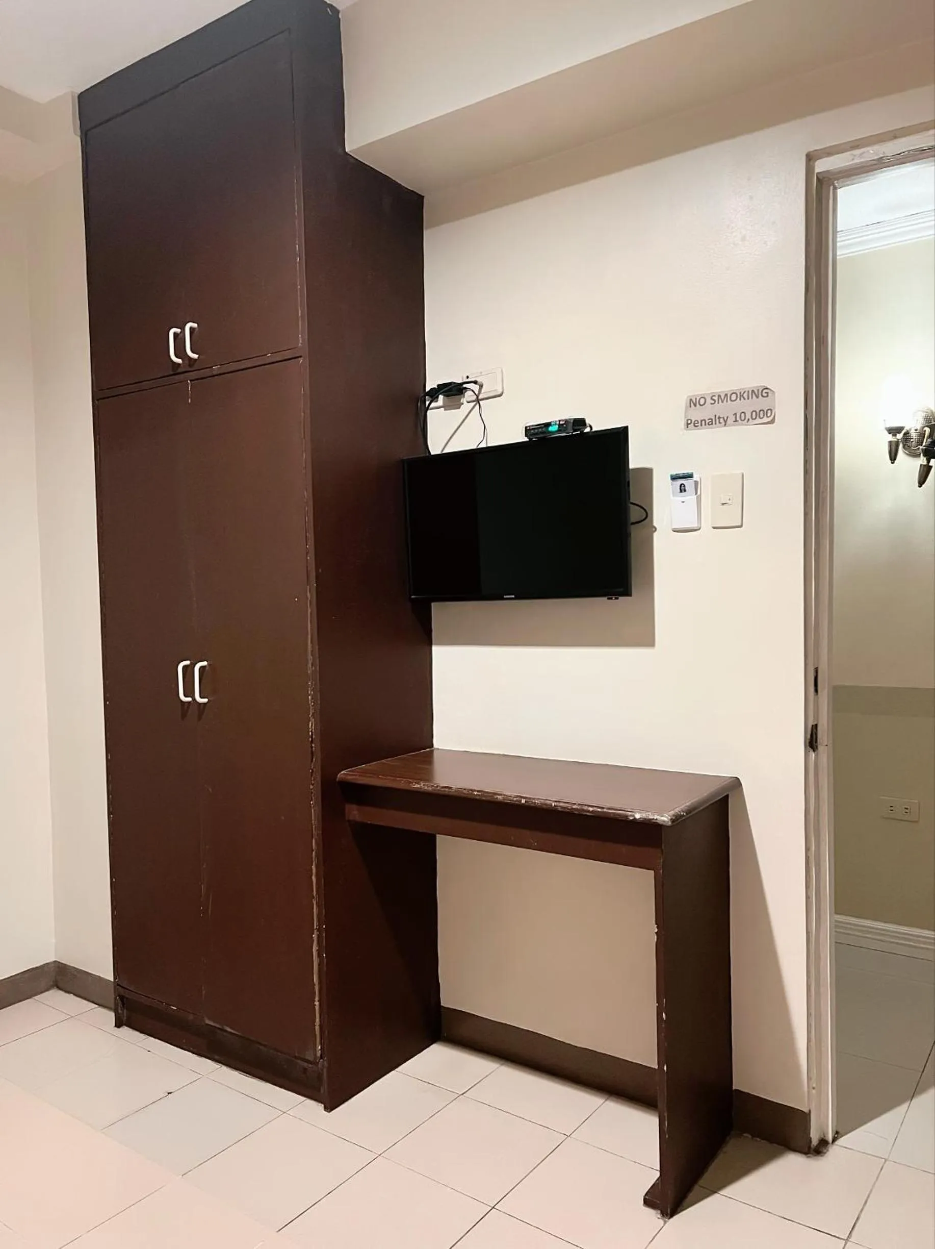 Blue Velvet Hotel -CM Recto