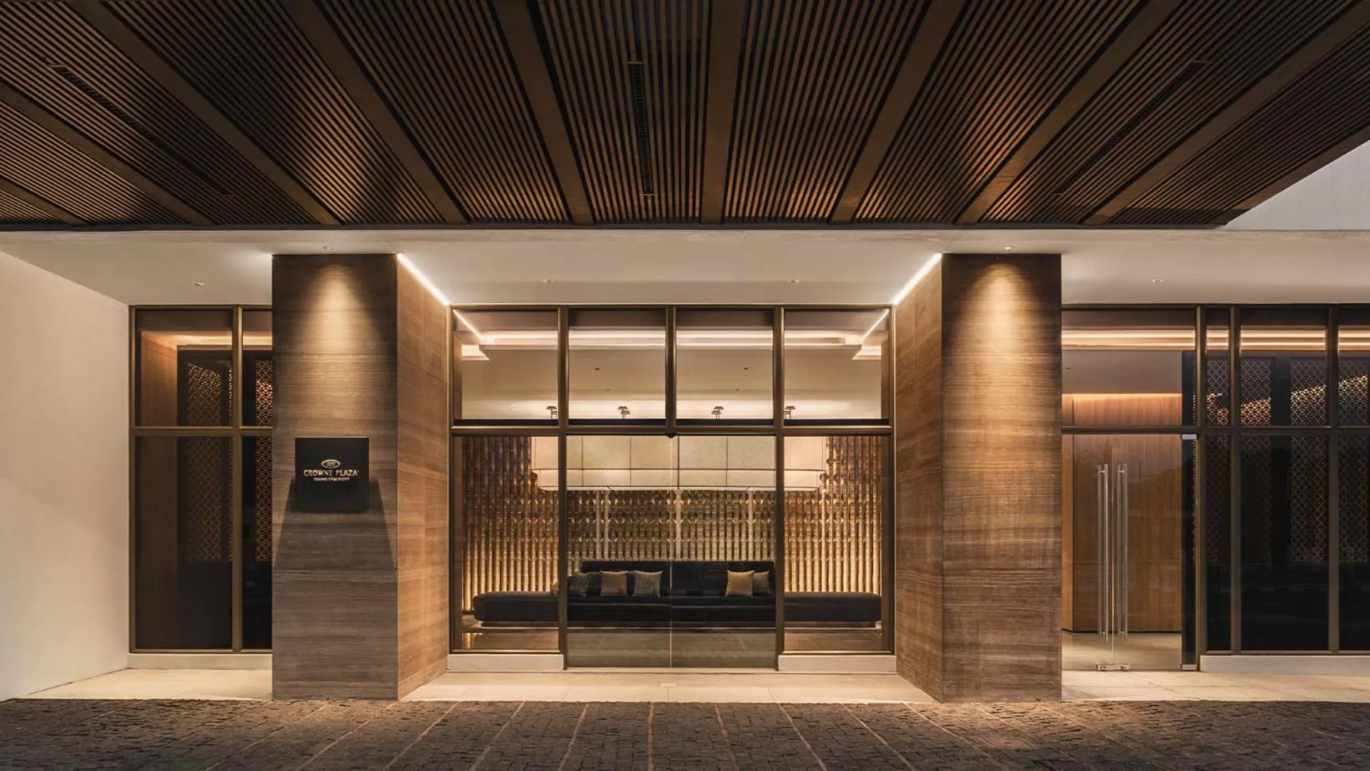 Lobby or reception in Crowne Plaza Penang Straits City by IHG