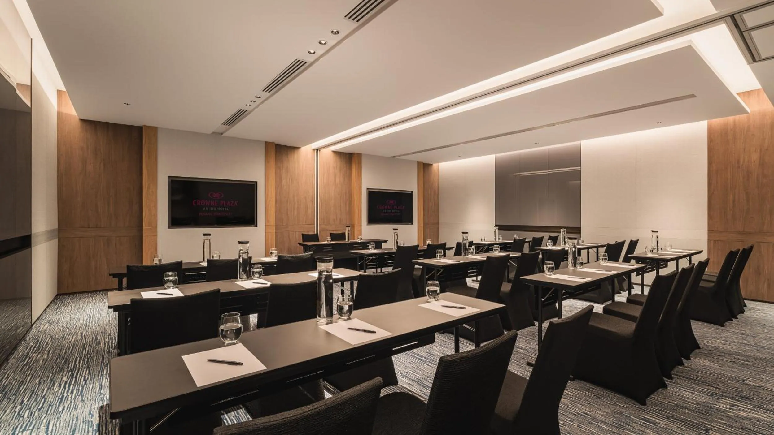 Meeting/conference room in Crowne Plaza Penang Straits City by IHG