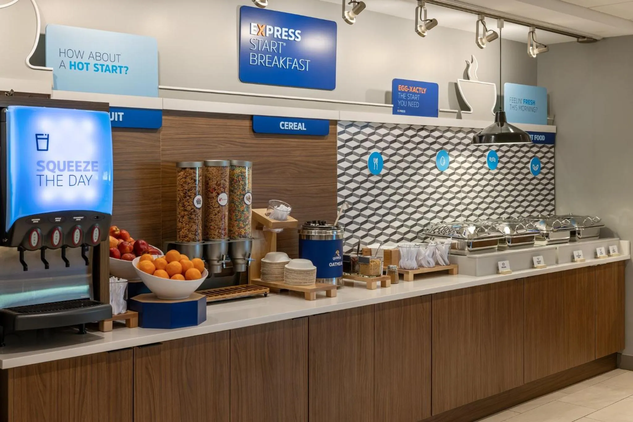 Breakfast in Holiday Inn Express & Suites Waynesboro East