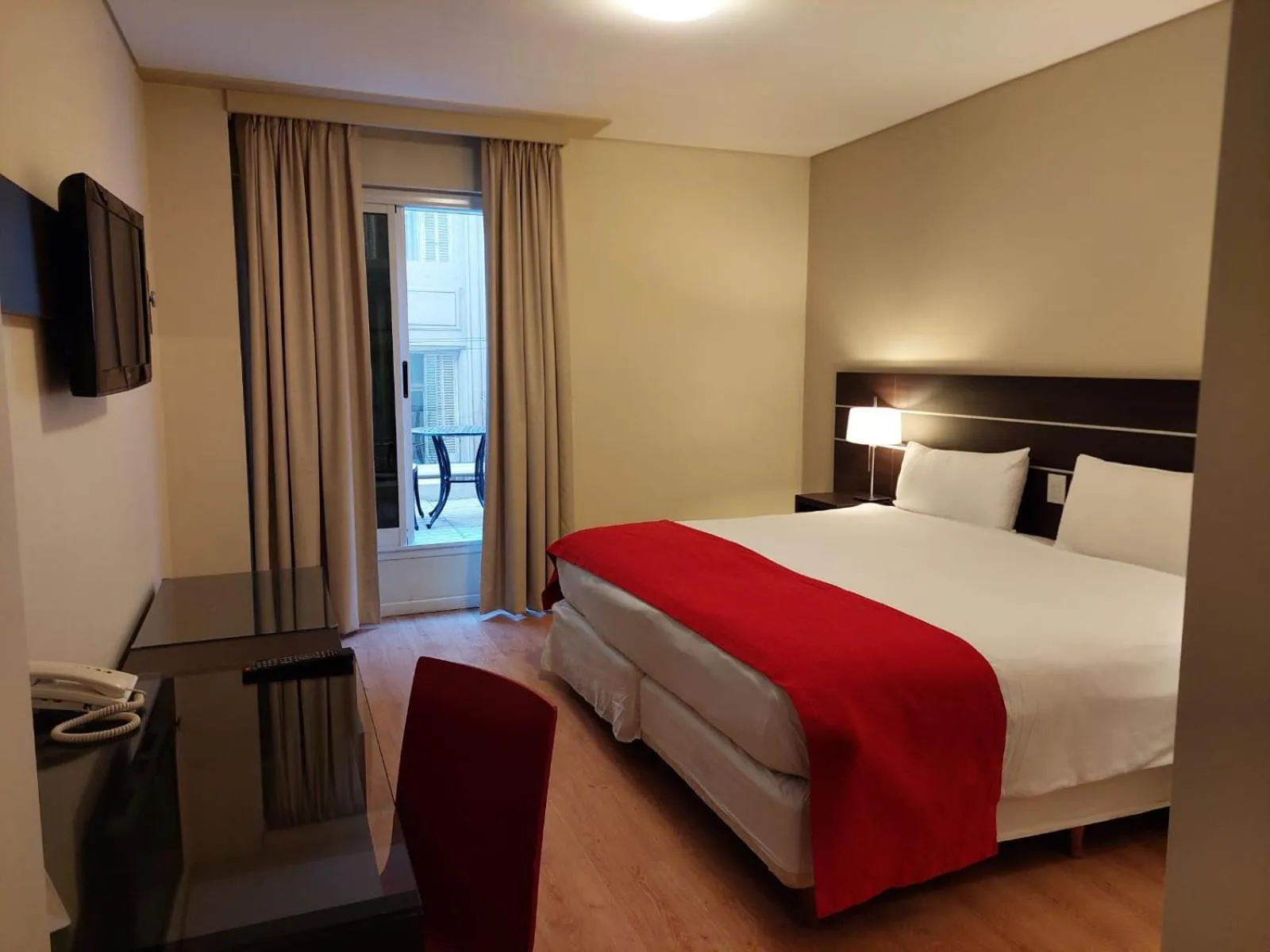 Bed in Mérit San Telmo by Amérian