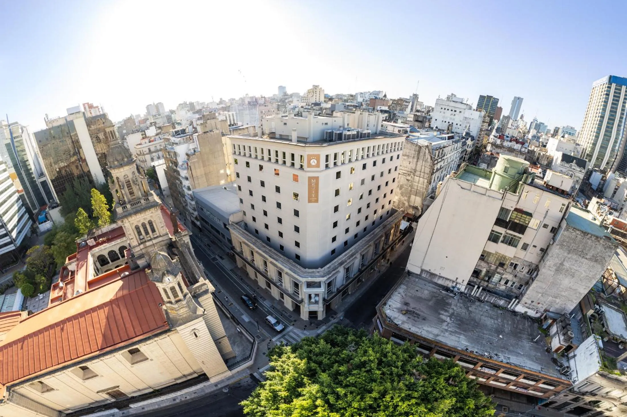 Facade/entrance in Mérit San Telmo by Amérian