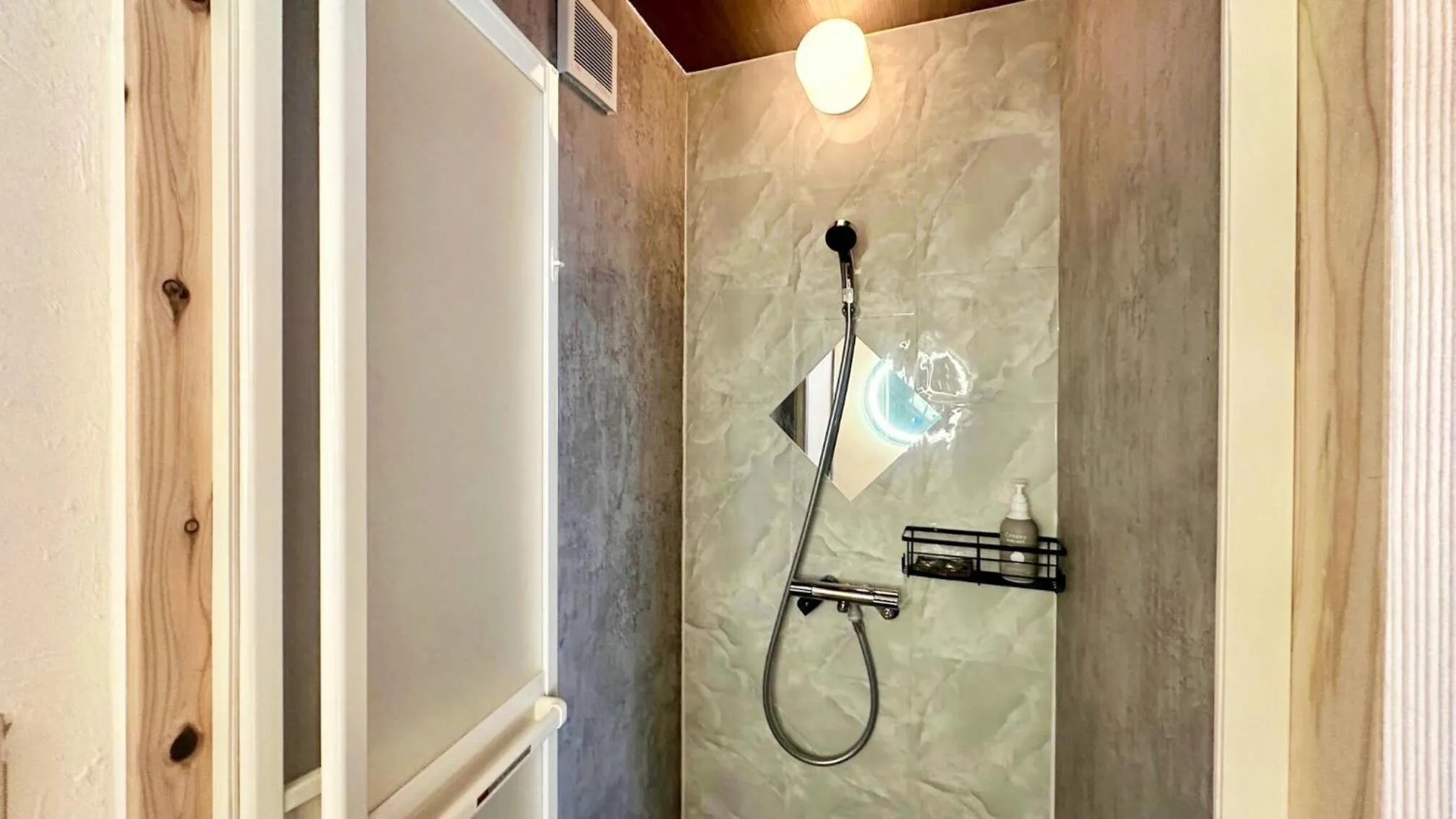 Shower in glampark S.O.P Fuji Kawaguchi Lake