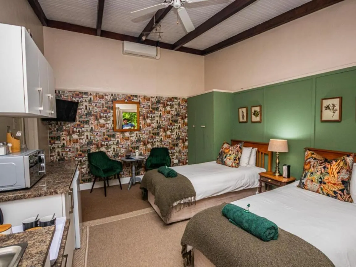 Photo of the whole room, Bed in The Cock House