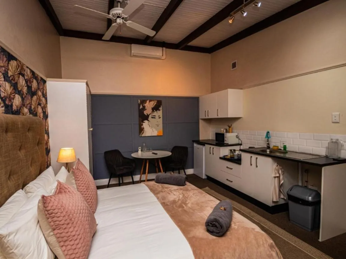 Photo of the whole room, Bed in The Cock House