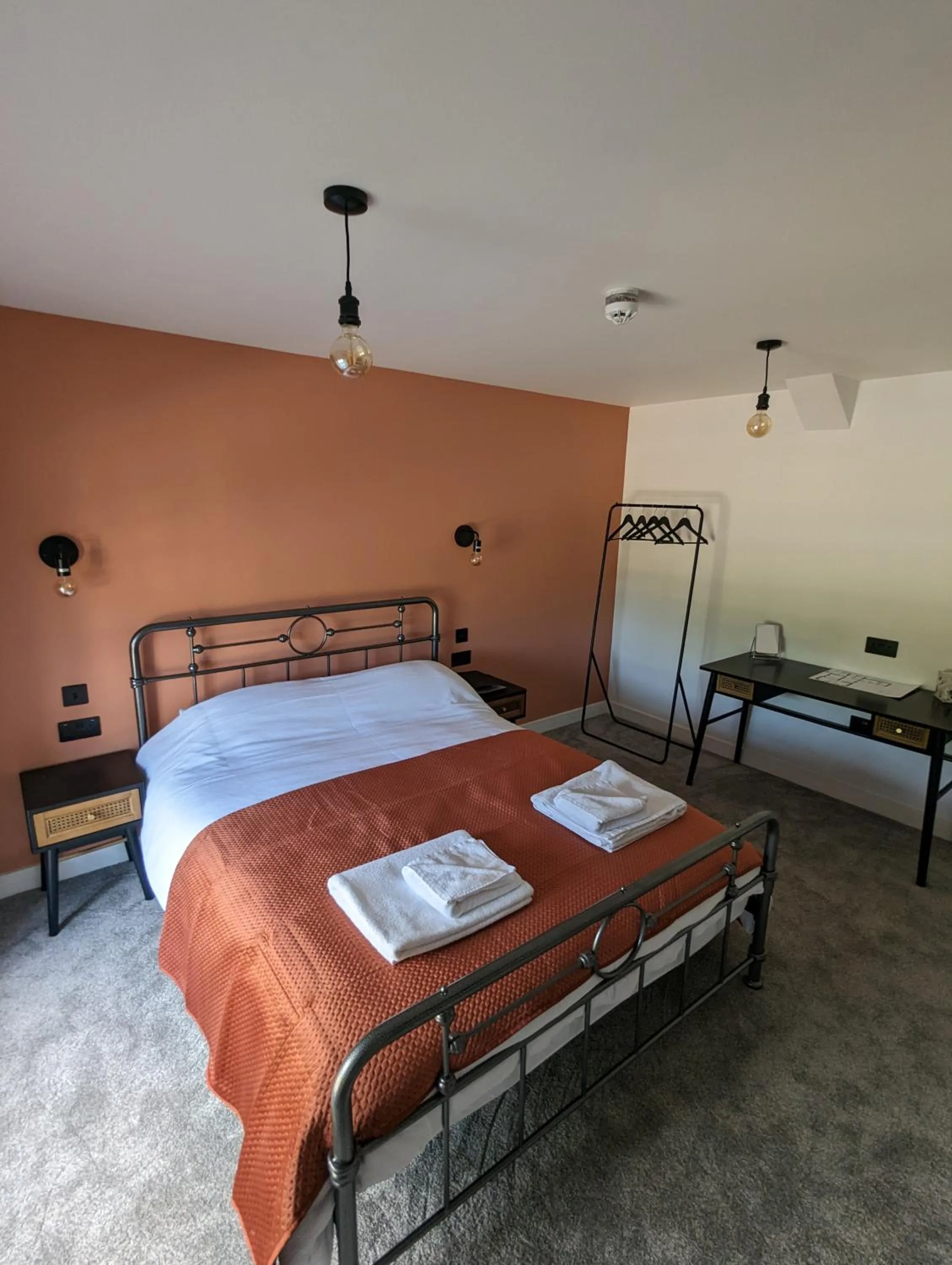 Bedroom, Bed in The Wolfe Inn Wolfscastle