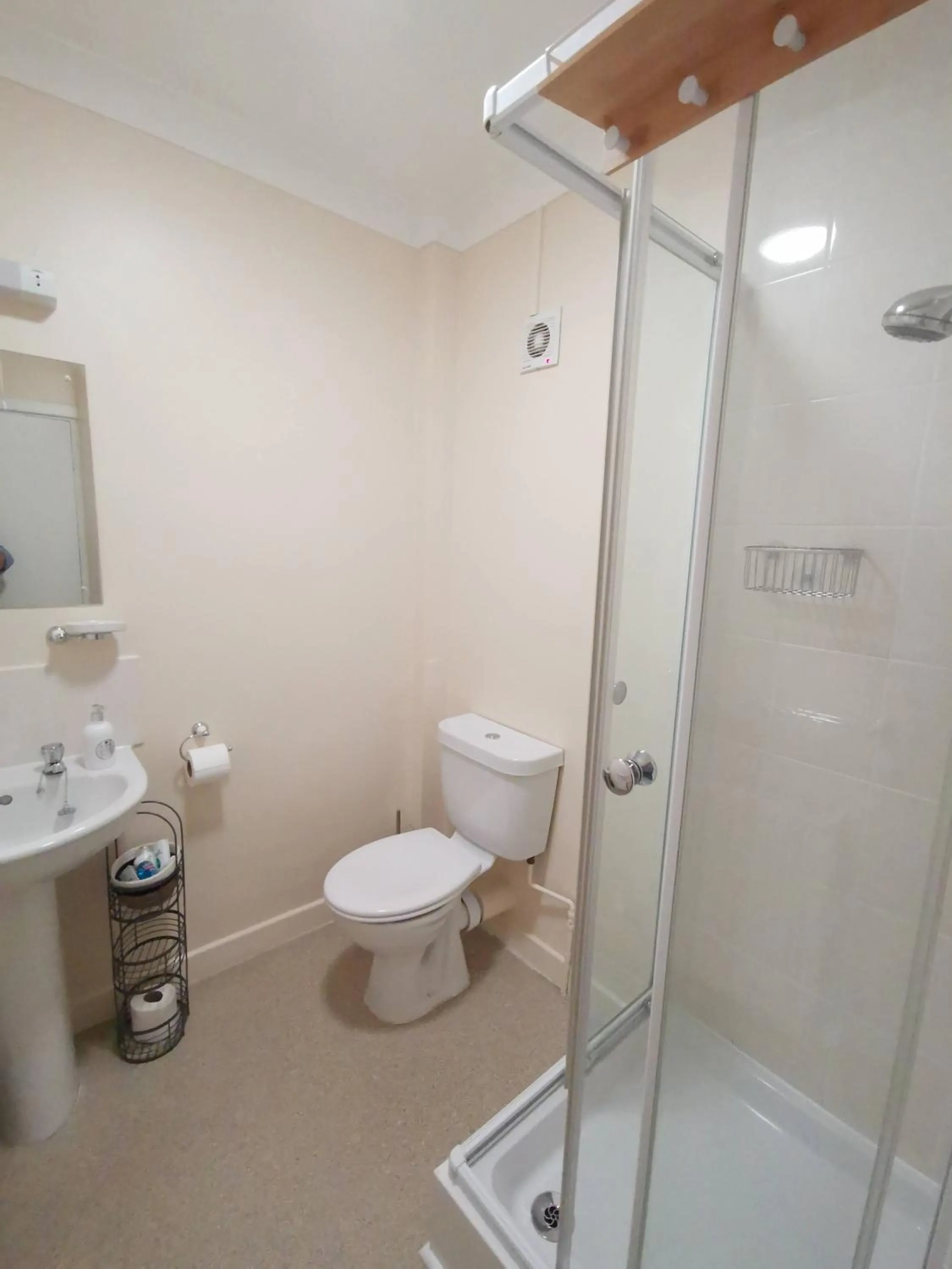 Bathroom in The Wolfe Inn Wolfscastle