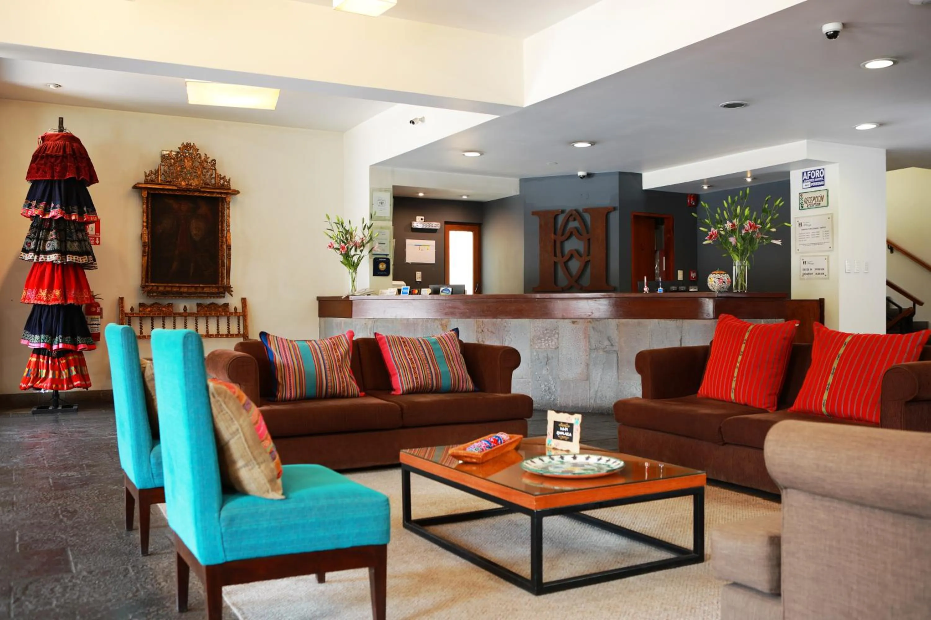 Living room in San Agustin Plaza