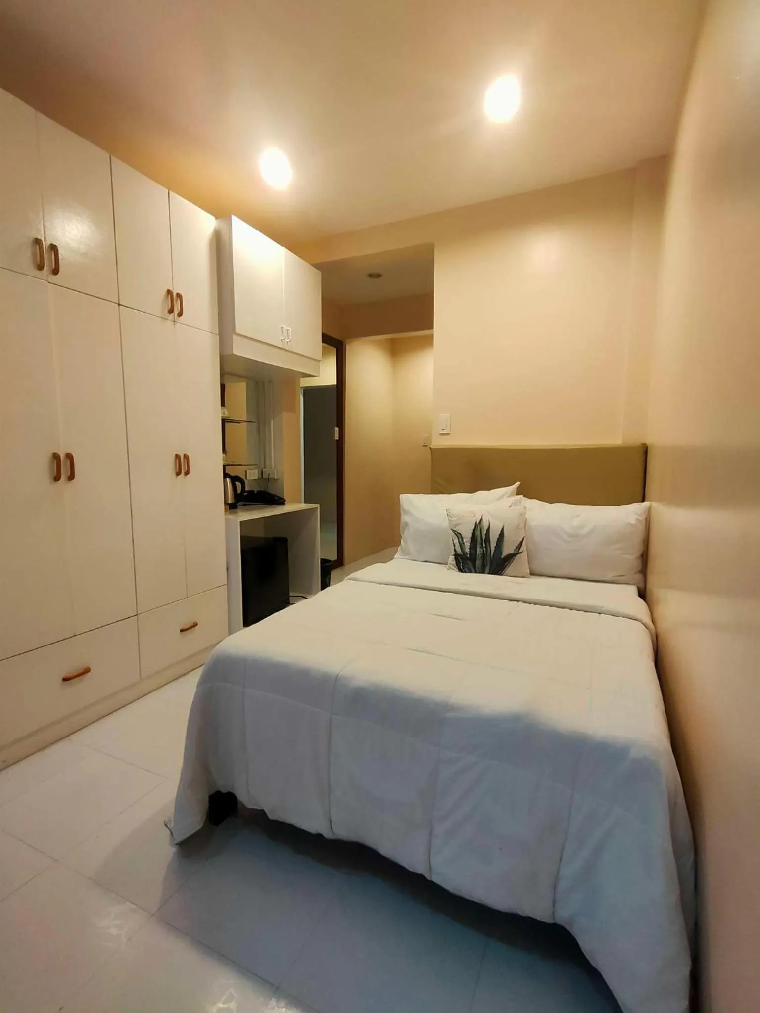 Photo of the whole room, Bed in Sea Horizon Resort