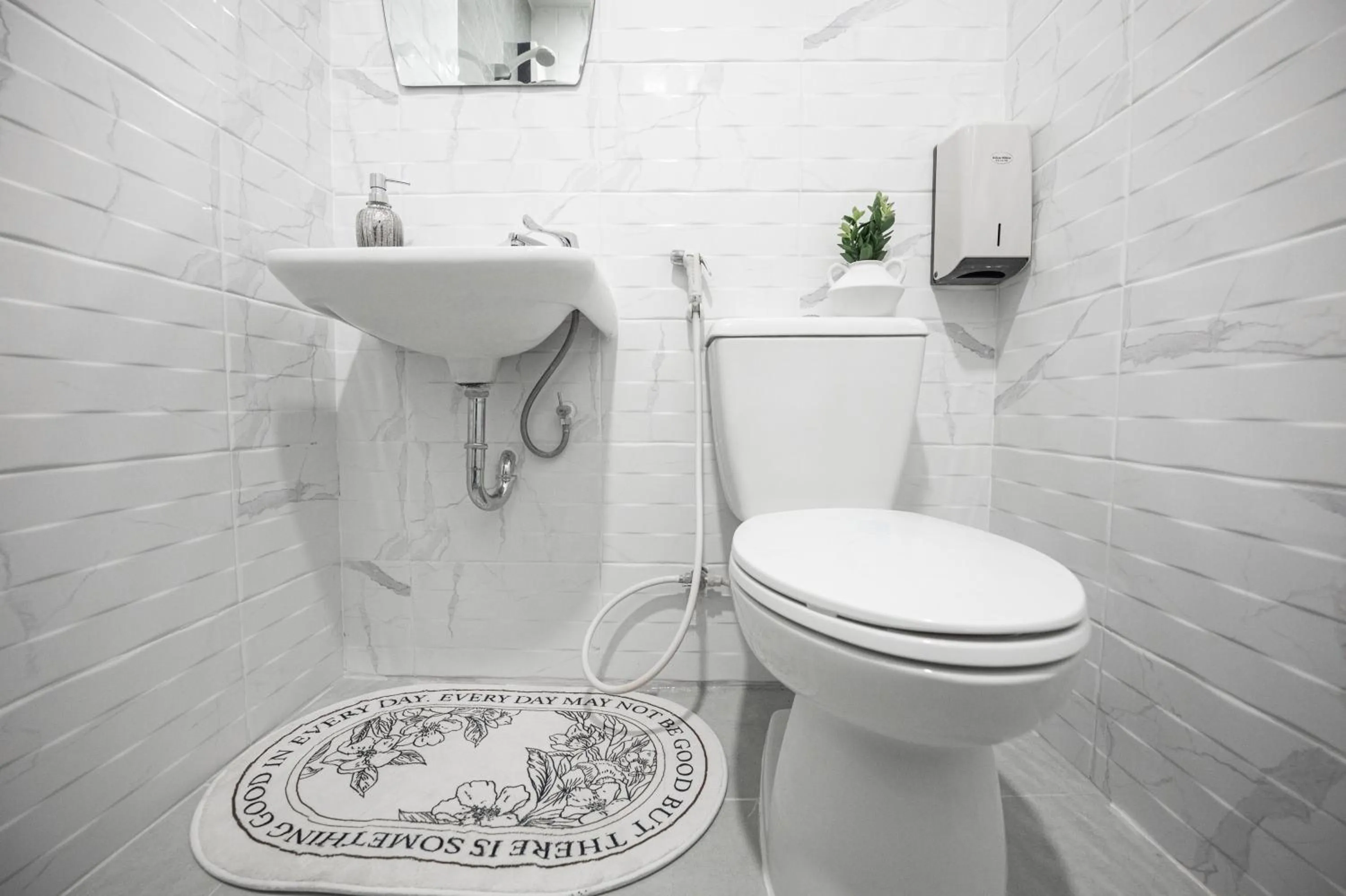 Bathroom in Chaipat Hotel