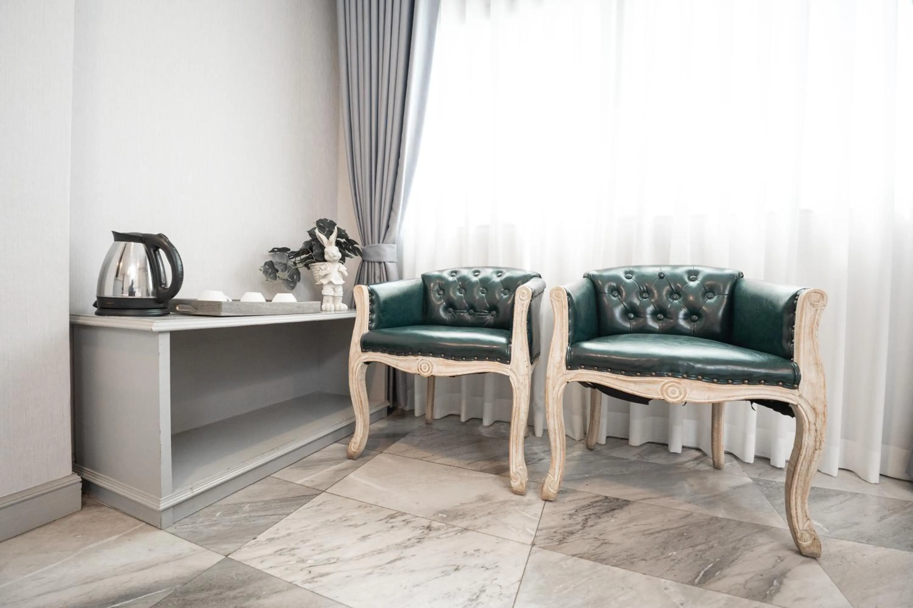 Seating area in Chaipat Hotel