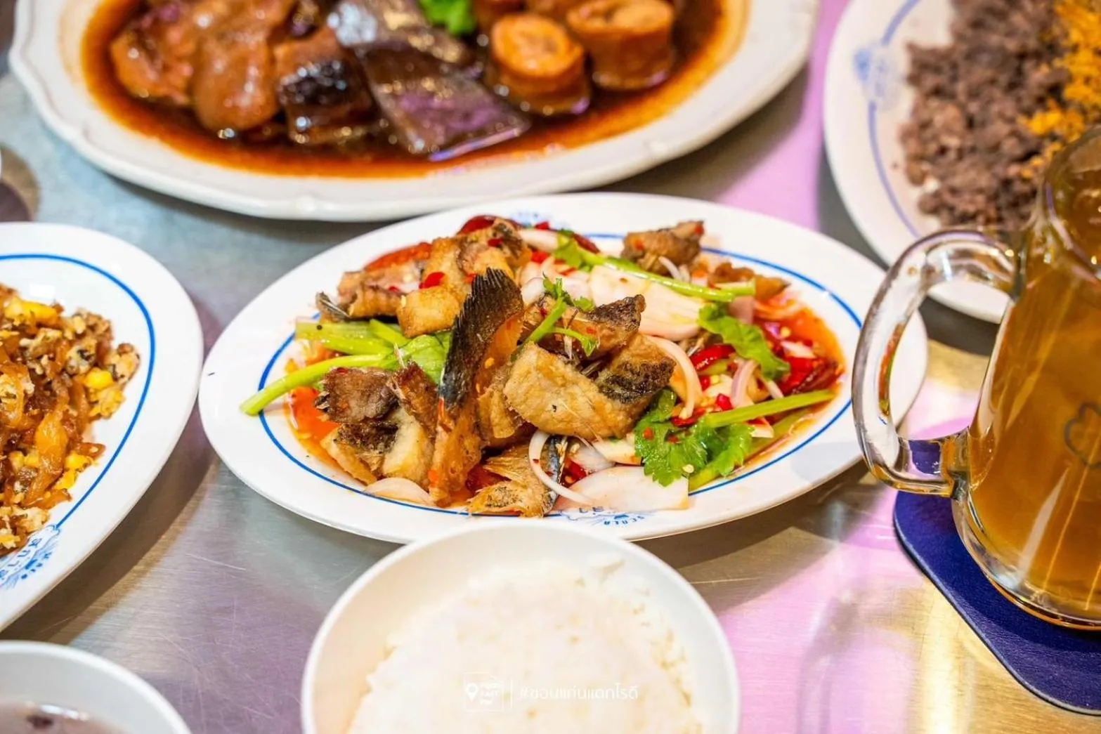 Restaurant/places to eat in Chaipat Hotel