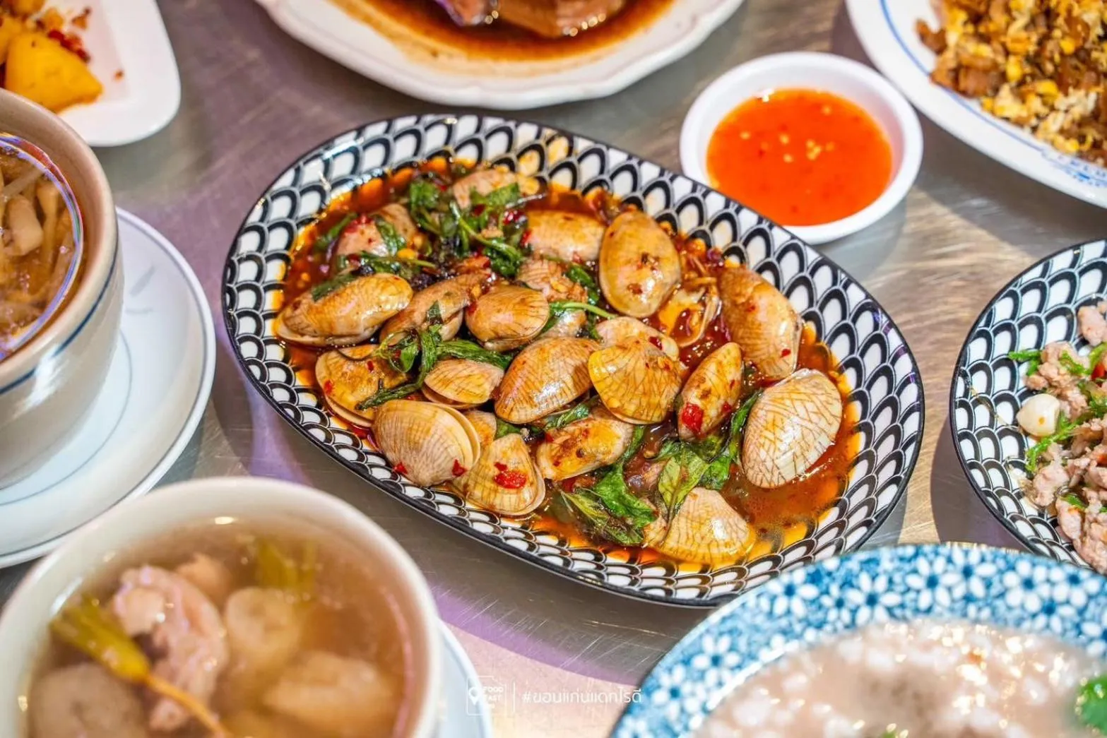 Restaurant/places to eat in Chaipat Hotel