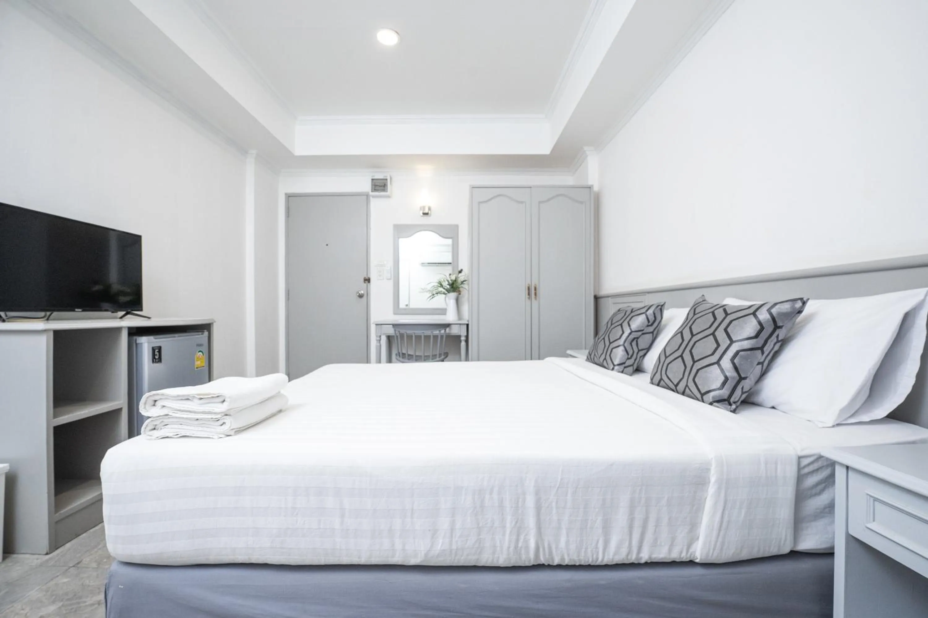 Bed in Chaipat Hotel