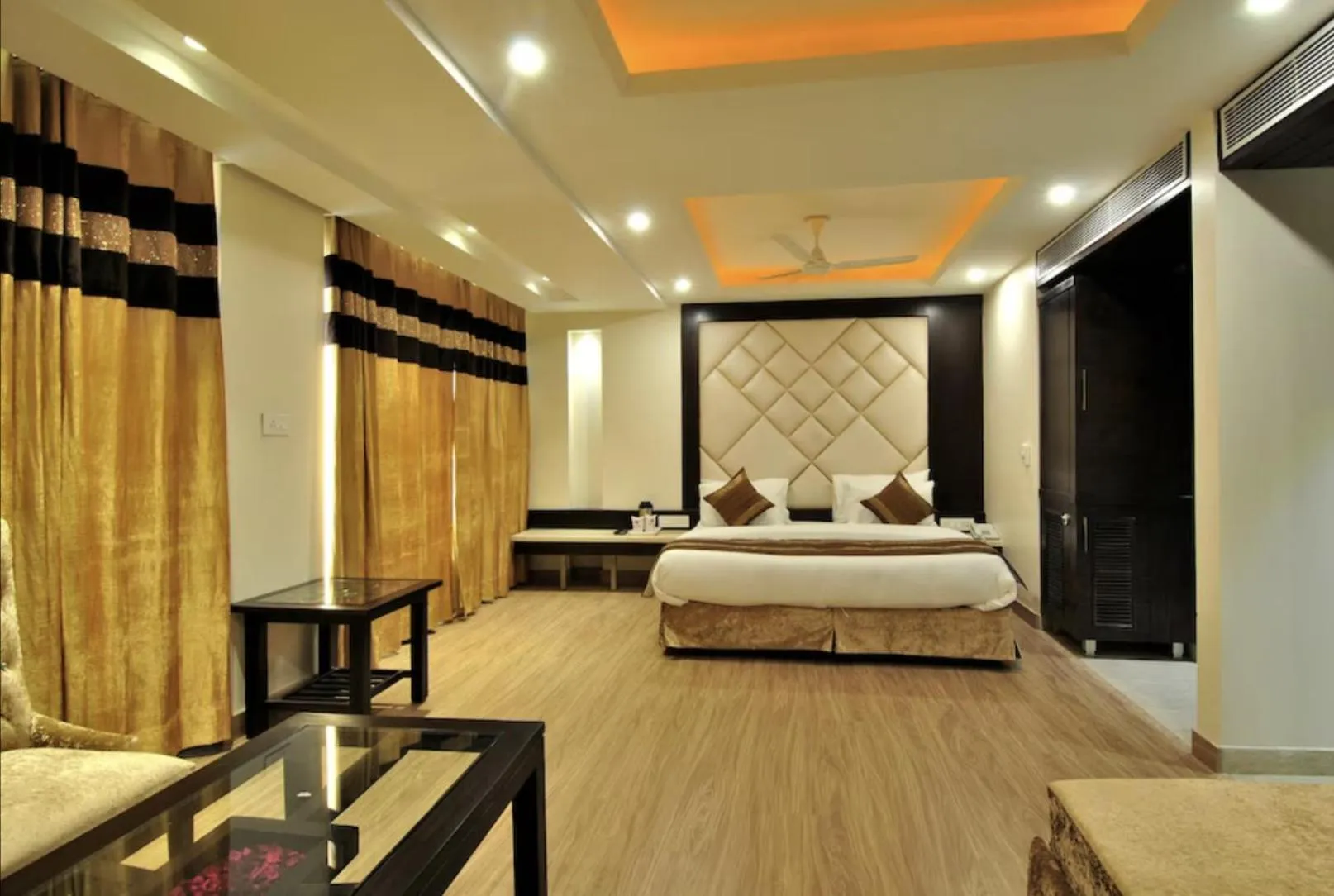 Bedroom in Hotel Sai Miracle - New Delhi