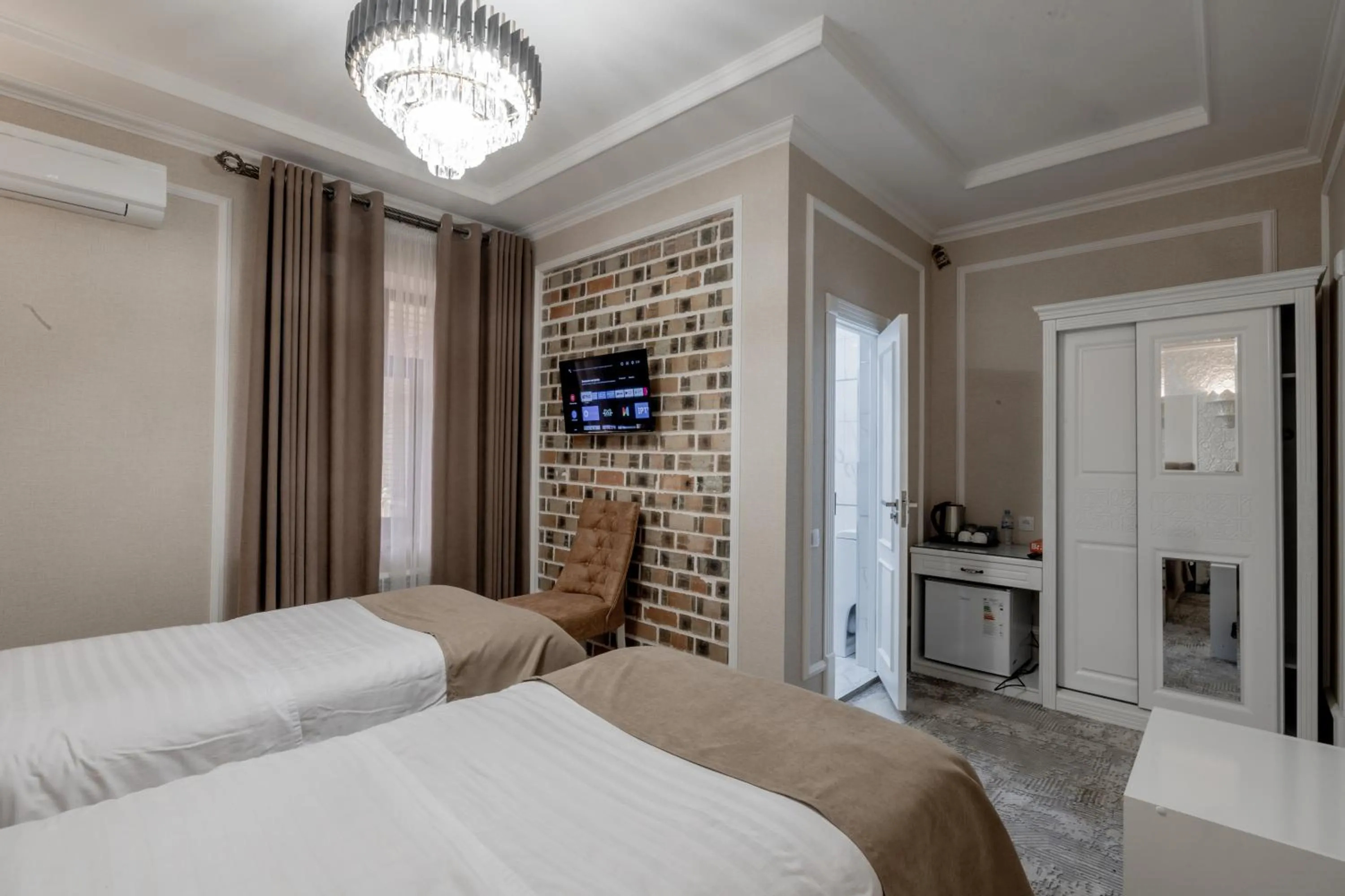 Bed in Hotel Billuri Sitora