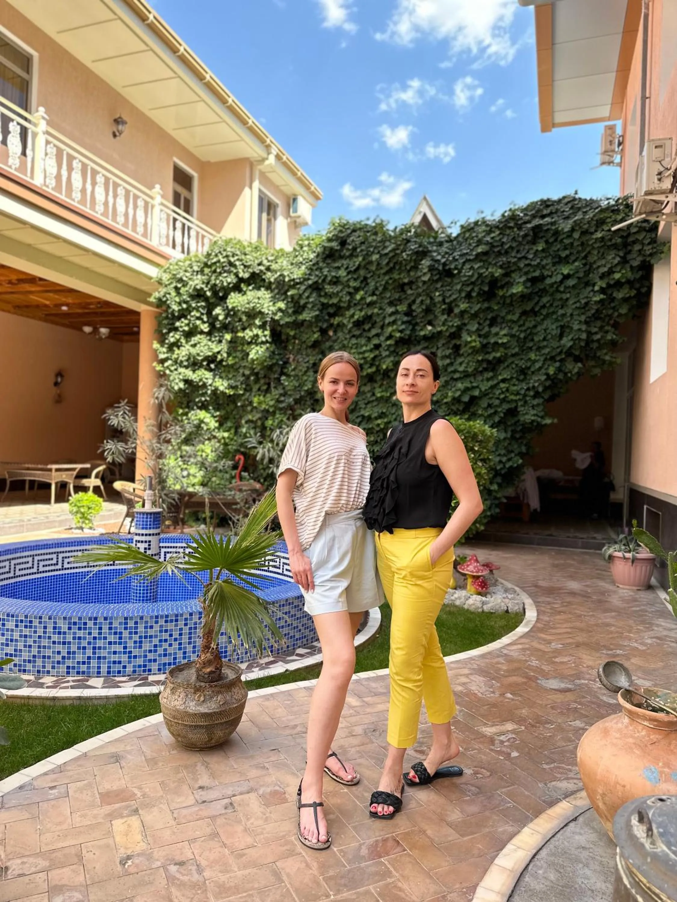 Guests in Hotel Billuri Sitora