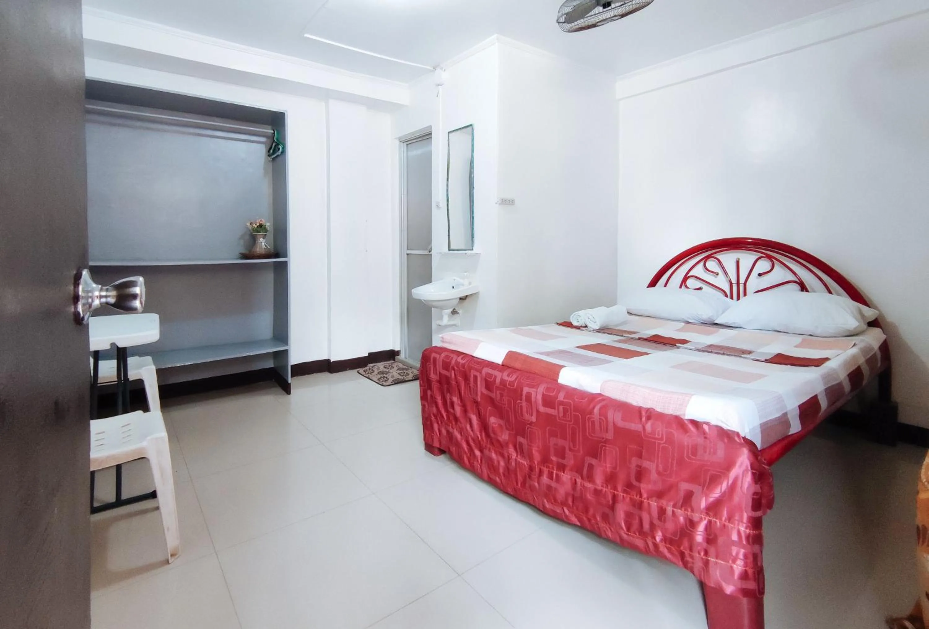 Bed in Iloilo Paraw Beach Resort