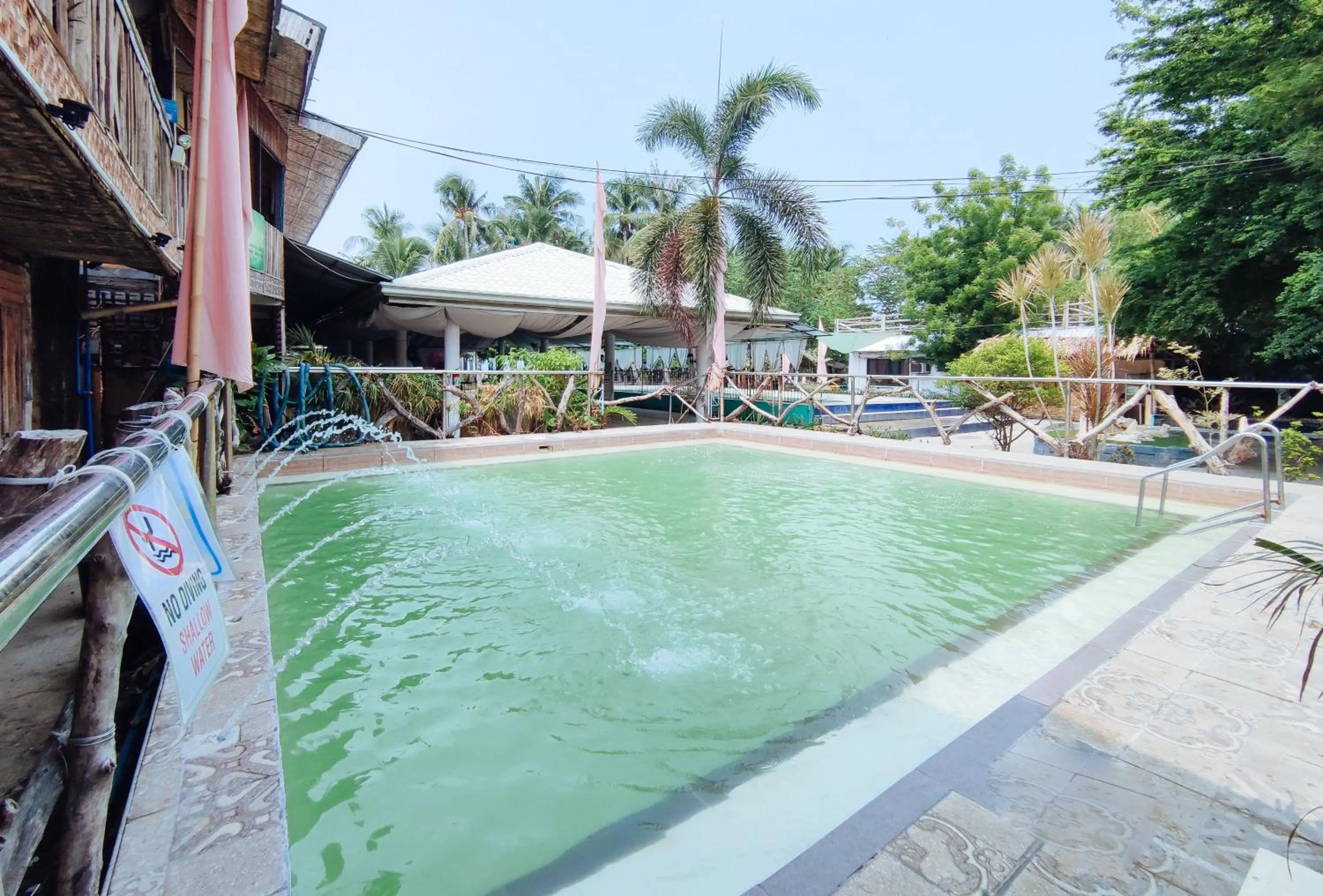 Swimming pool in Iloilo Paraw Beach Resort