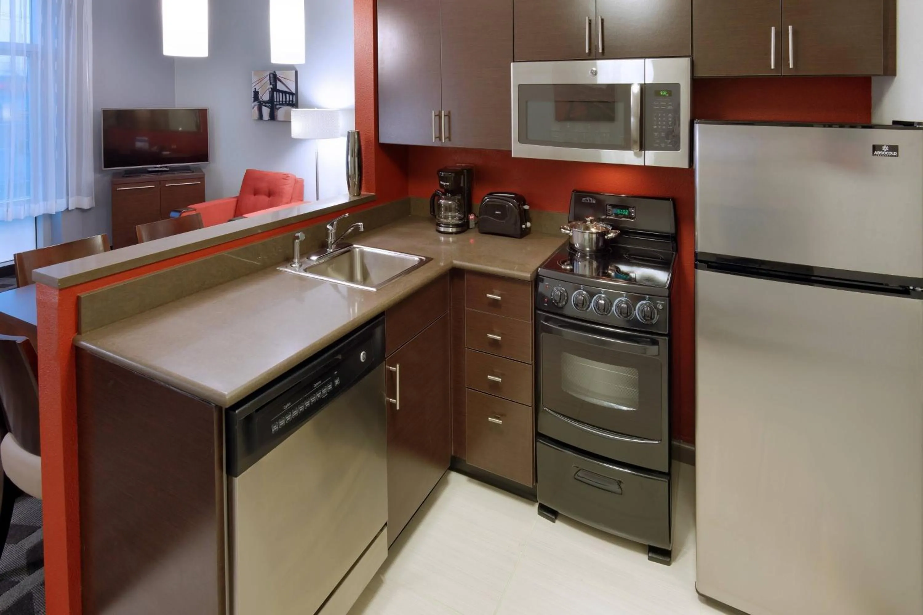 Kitchen or kitchenette in TownePlace Suites by Marriott Springfield