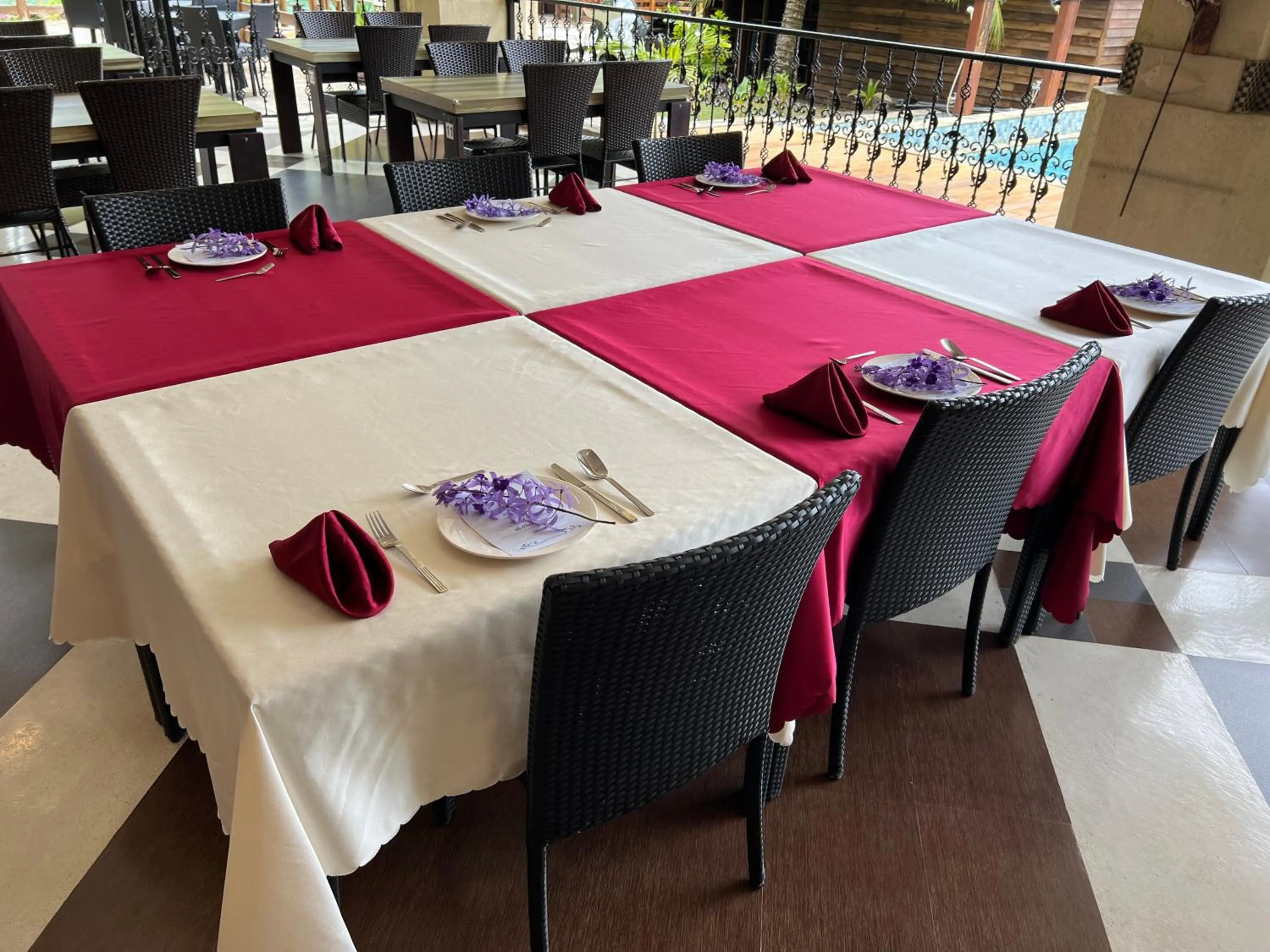 Restaurant/places to eat in Sea Passion Hotel