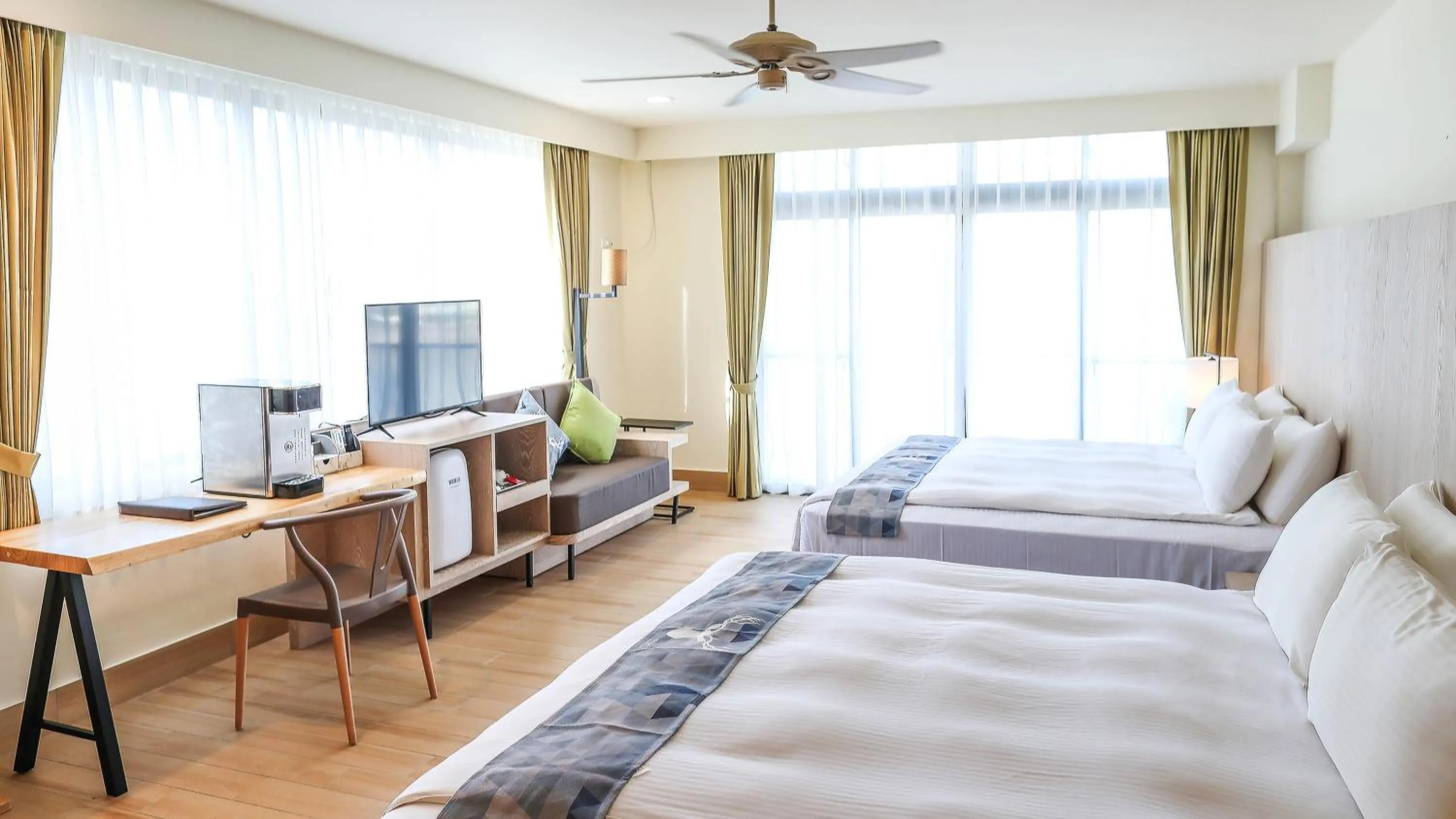 Photo of the whole room, Bed in Sea Passion Hotel