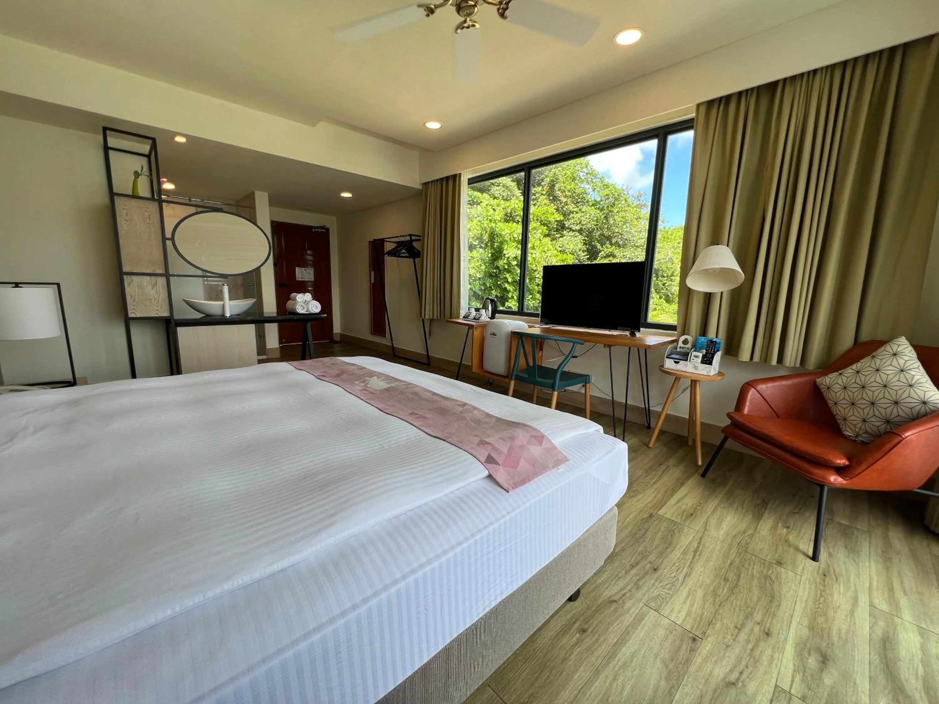 Photo of the whole room, Bed in Sea Passion Hotel