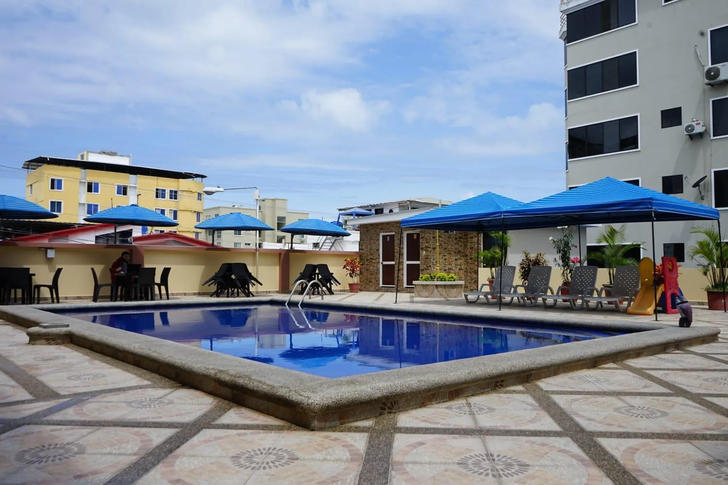 Pool view in Hotel Bucaneiro