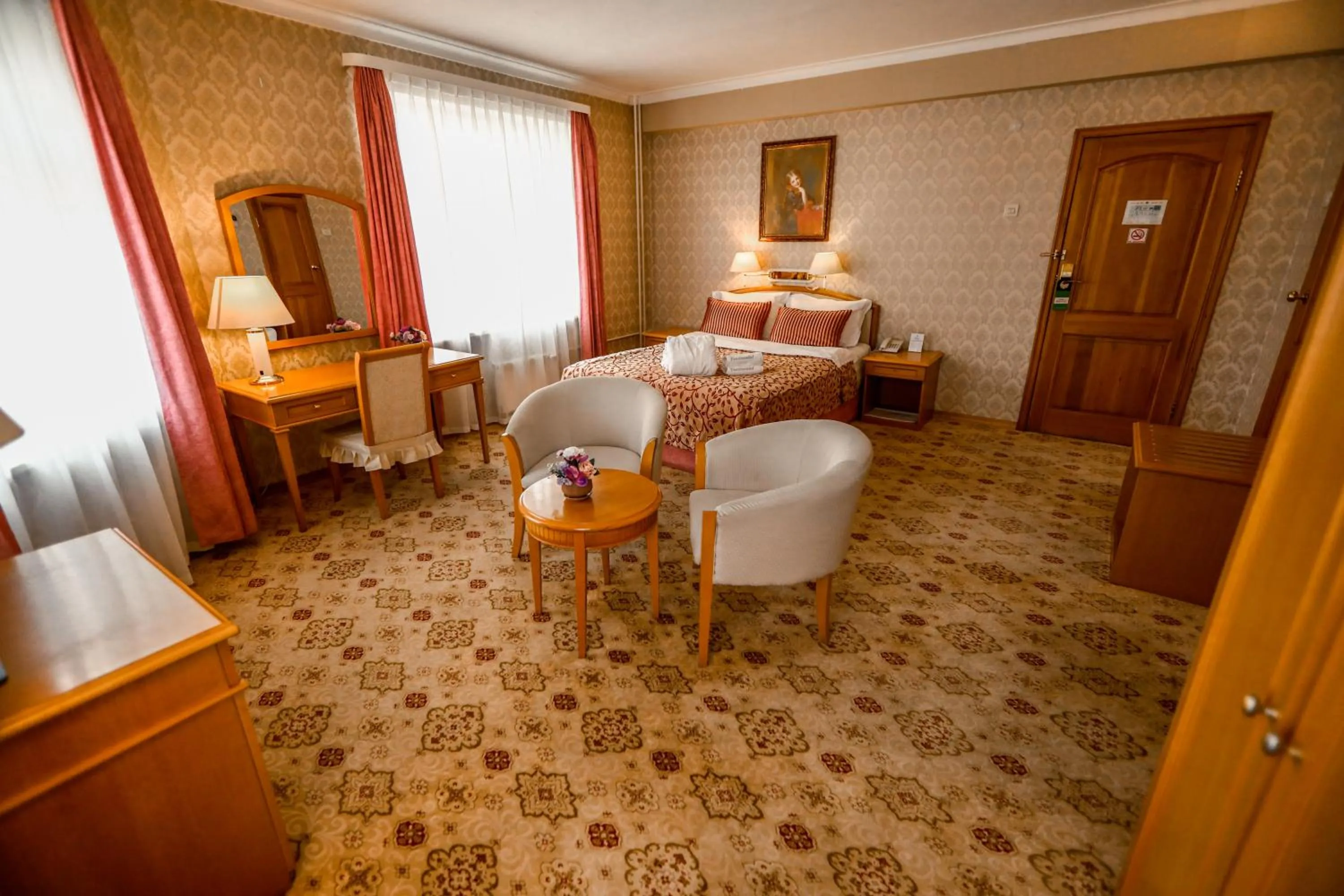 Living room in Continental Hotel