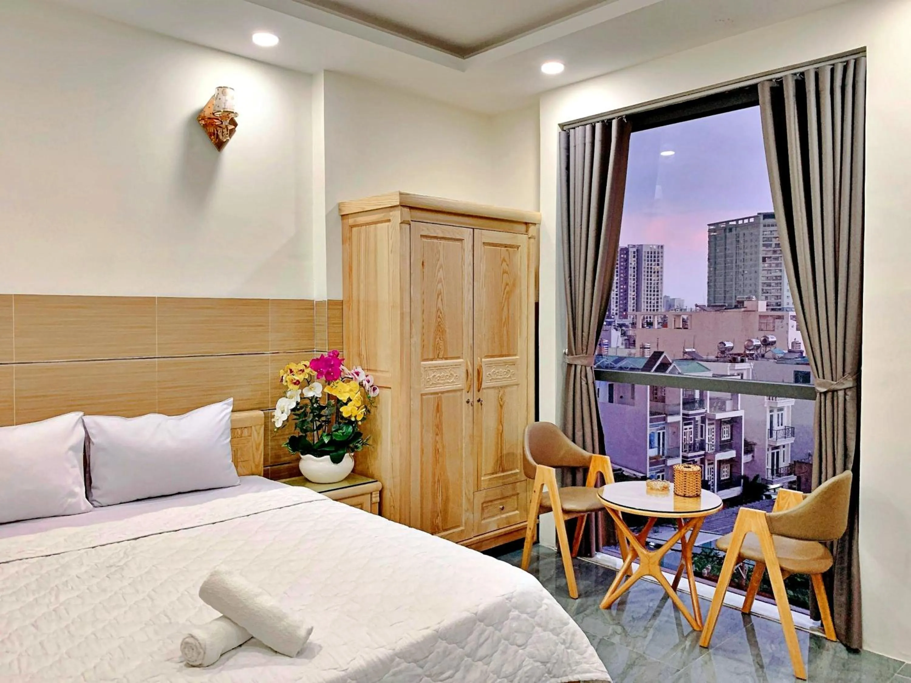 Bed in HANZ 868 Hotel Saigon